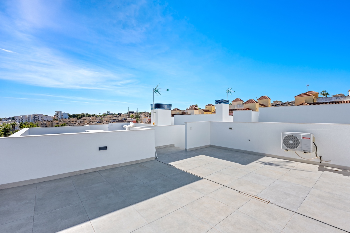 For Sale - 3 Bedroom 3 Bathroom Villa in Orihuela Costa - Blue Lagoon  - Alicante