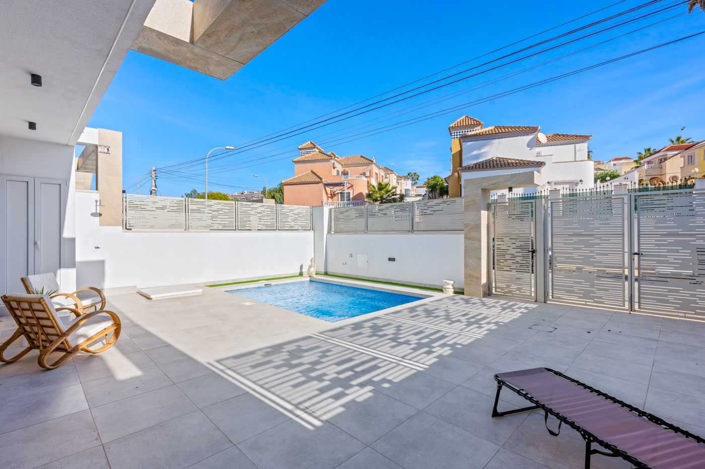 For Sale - 3 Bedroom 3 Bathroom Villa in Orihuela Costa - Blue Lagoon  - Alicante
