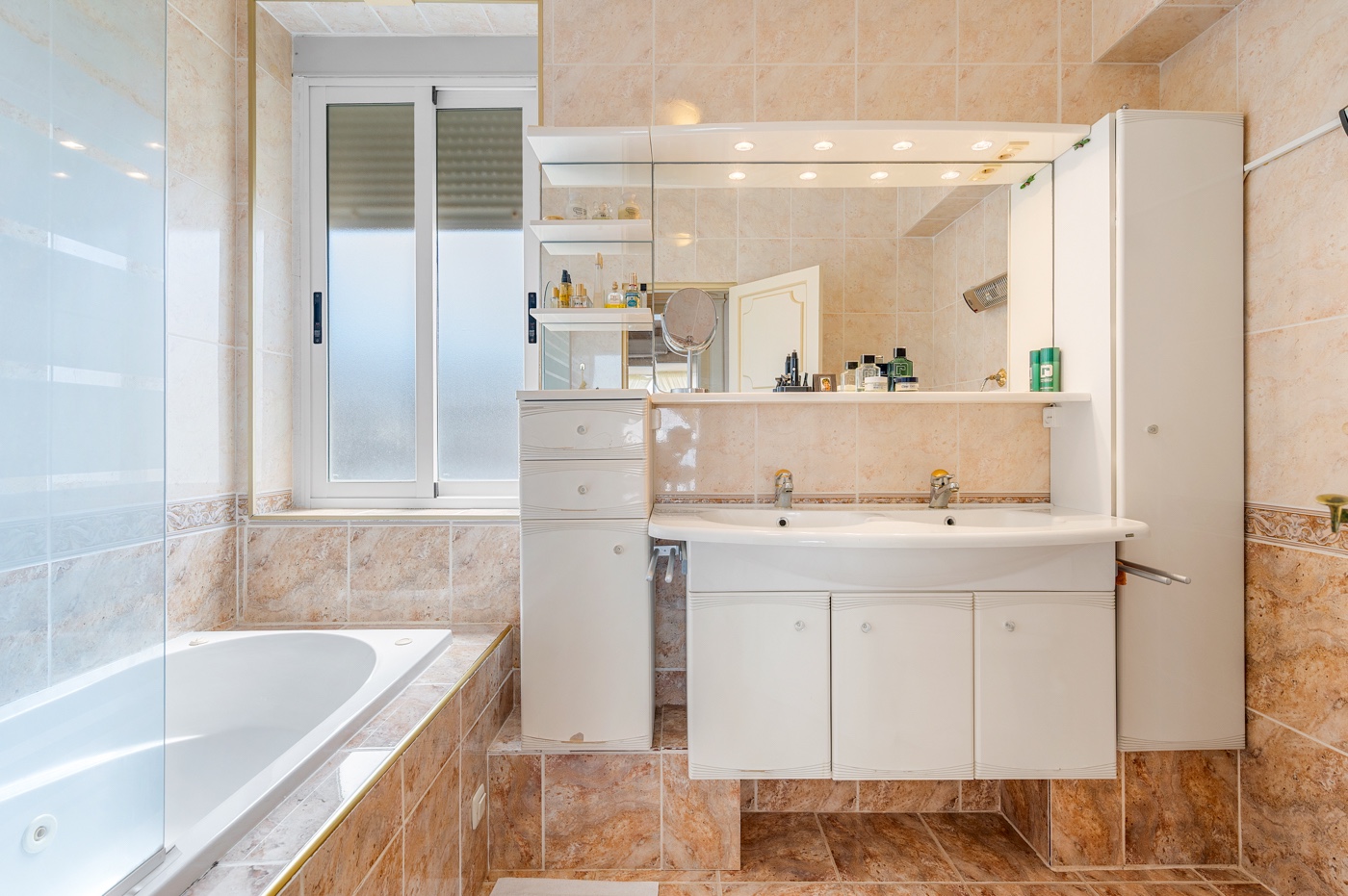 For Sale - 6 Bedroom 3 Bathroom Apartment - Top Floor Apartment in Benidorm - Levante  - Alicante
