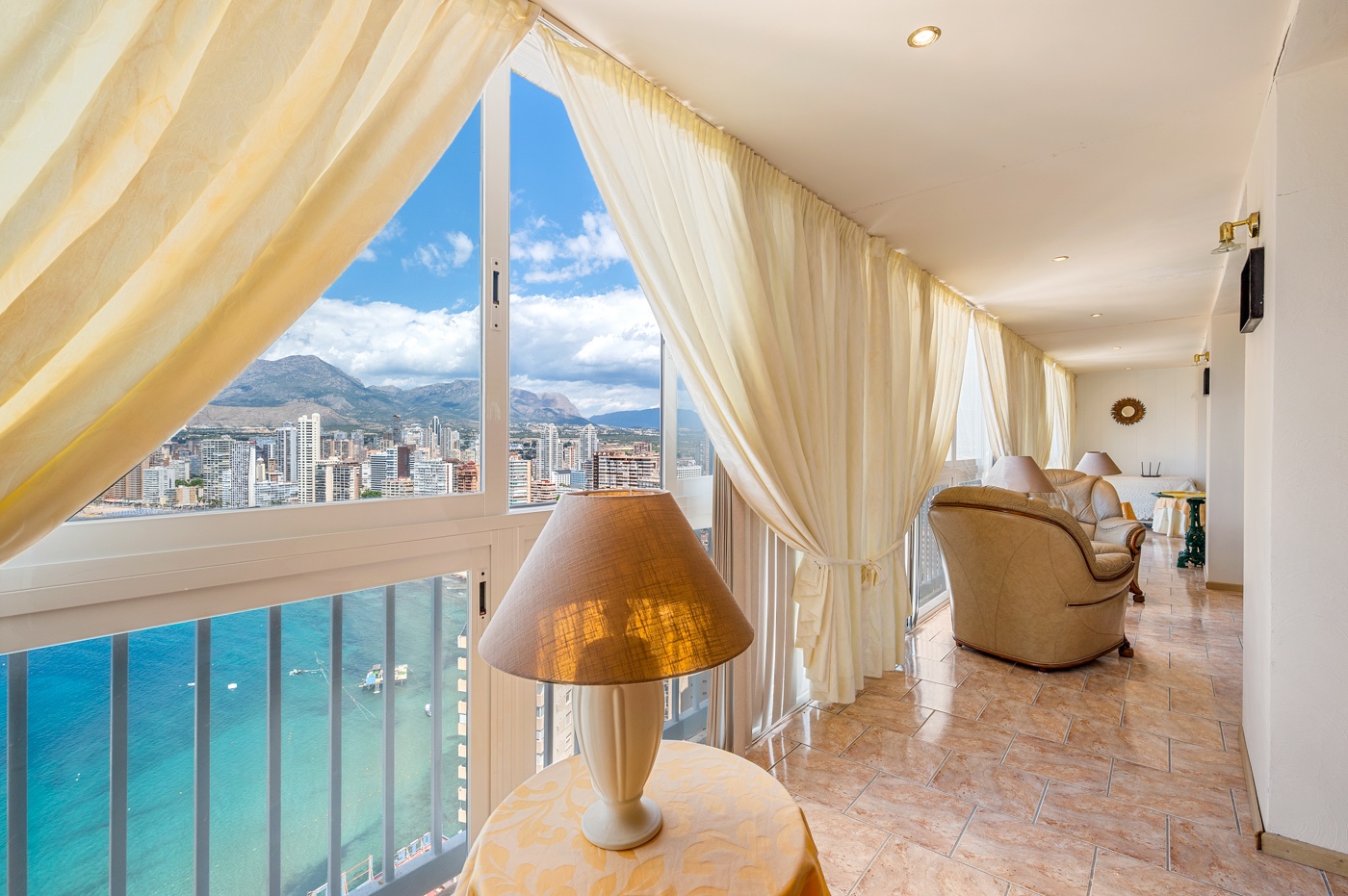 For Sale - 6 Bedroom 3 Bathroom Apartment - Top Floor Apartment in Benidorm - Levante  - Alicante