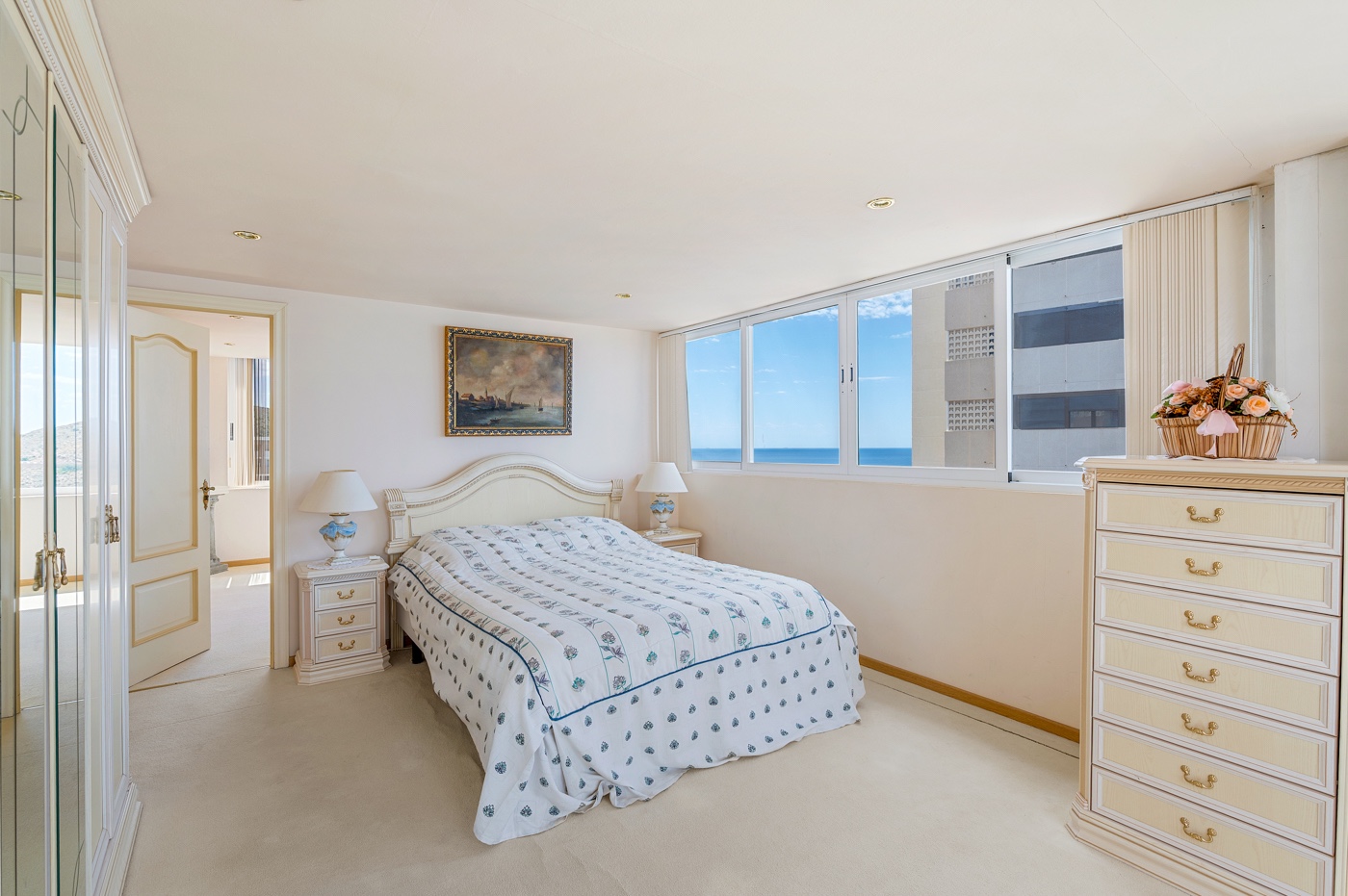 For Sale - 6 Bedroom 3 Bathroom Apartment - Top Floor Apartment in Benidorm - Levante  - Alicante