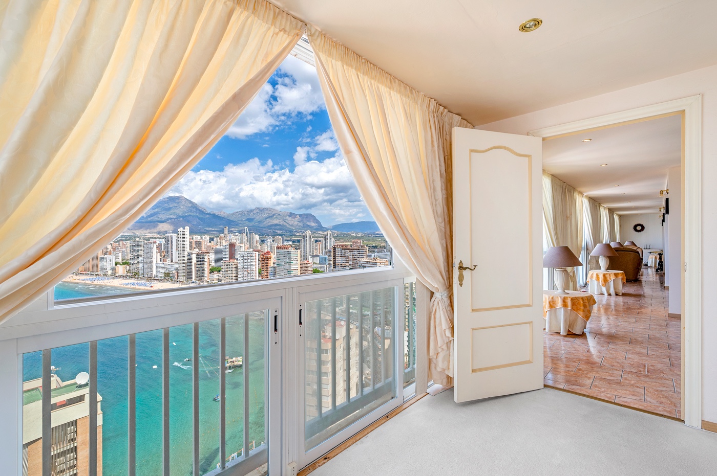 For Sale - 6 Bedroom 3 Bathroom Apartment - Top Floor Apartment in Benidorm - Levante  - Alicante