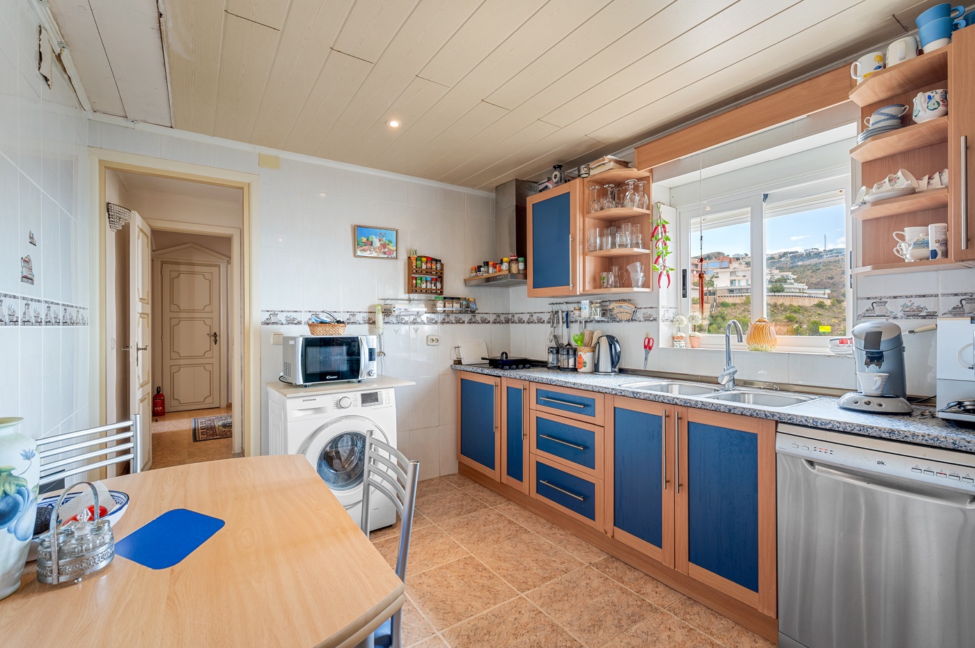 For Sale - 6 Bedroom 3 Bathroom Apartment - Top Floor Apartment in Benidorm - Levante  - Alicante