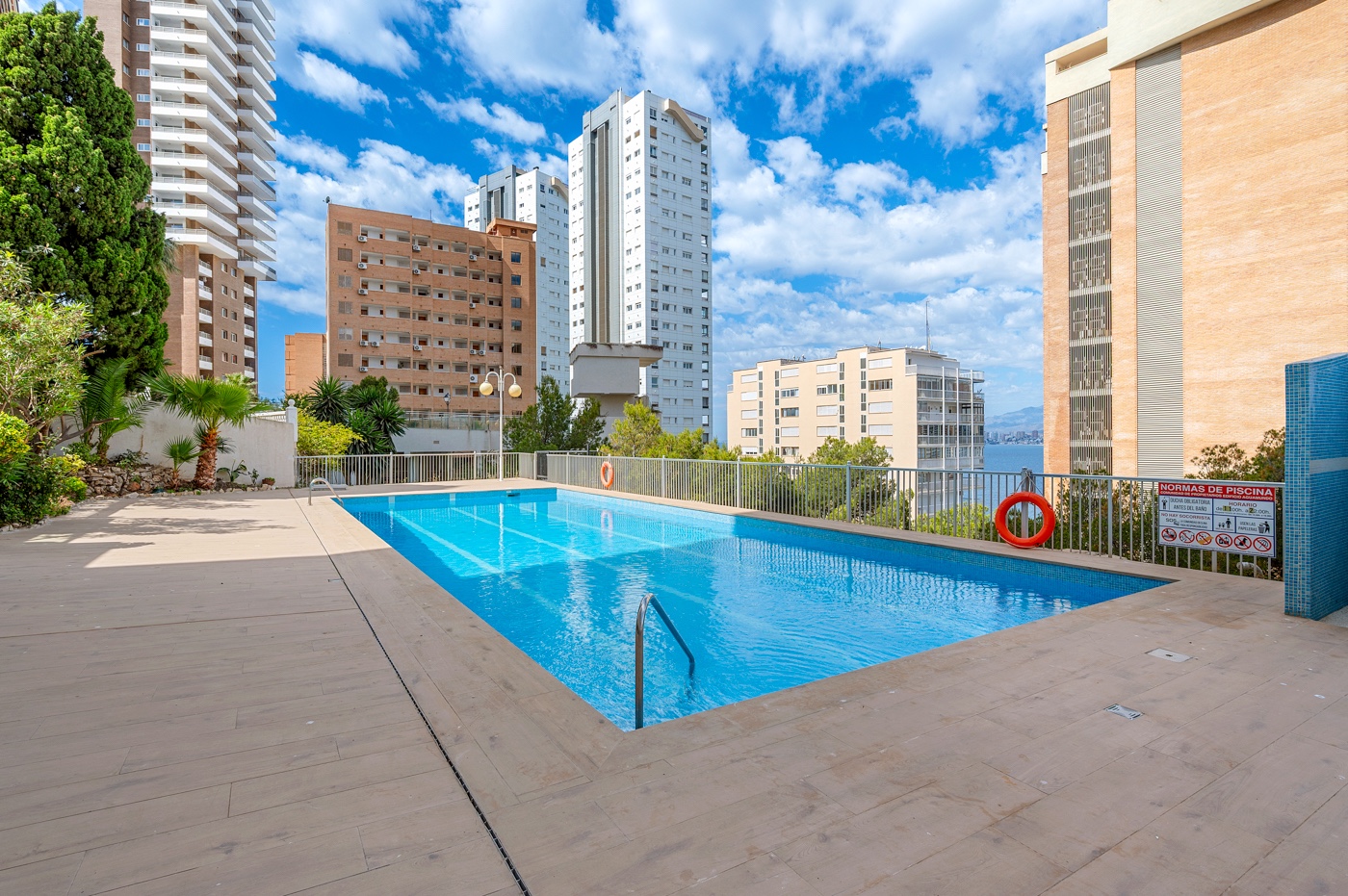 For Sale - 6 Bedroom 3 Bathroom Apartment - Top Floor Apartment in Benidorm - Levante  - Alicante