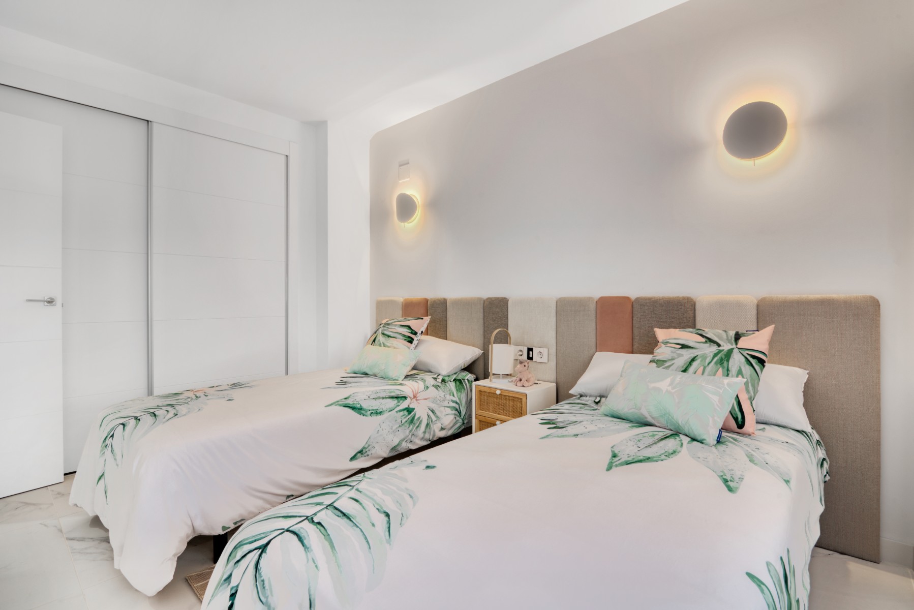 For Sale - 2 Bedroom 2 Bathroom Apartment - Top Floor Apartment in Torrevieja - Punta Prima  - Alicante