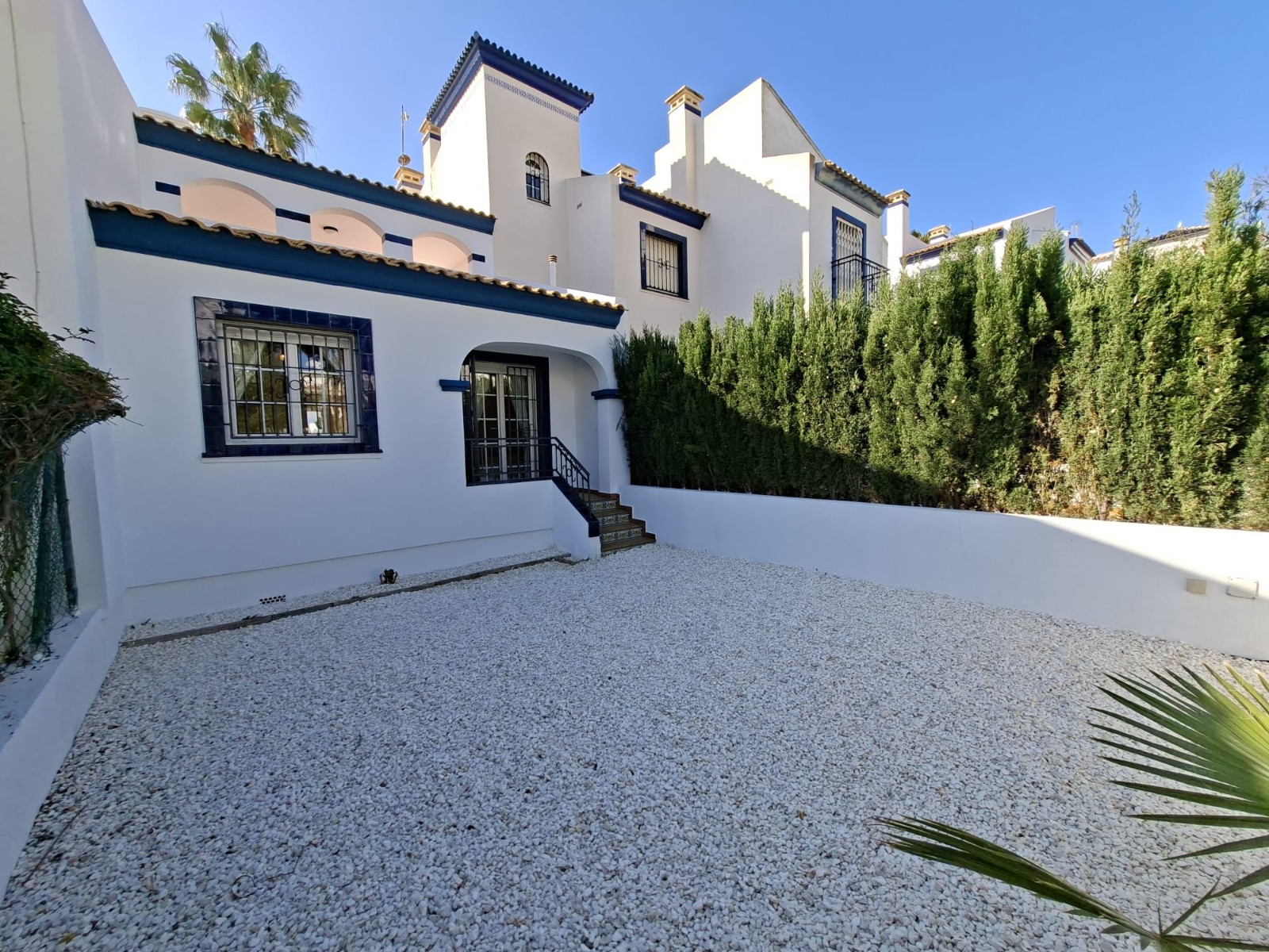 For Sale - 2 Bedroom 1 Bathroom Villa in Villamartin - Villamartin  - Alicante