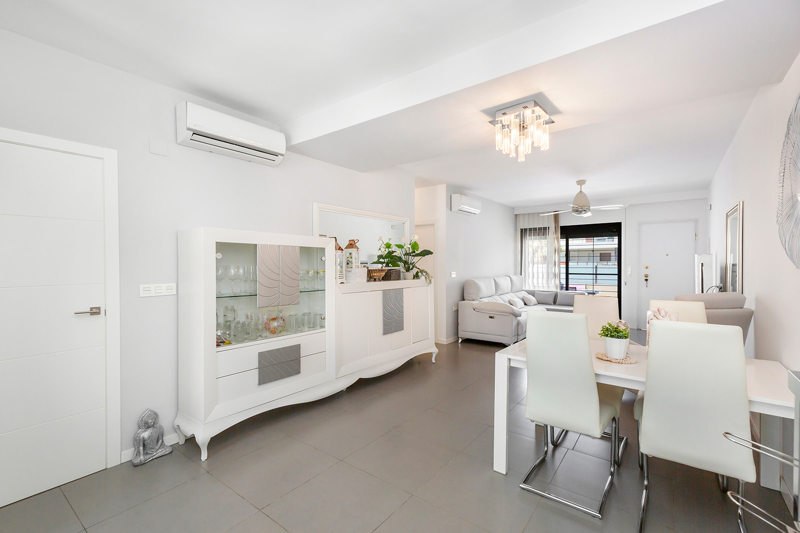 For Sale - 4 Bedroom 3 Bathroom Apartment in Pilar de la Horadada - Torre de la Horadada  - Alicante