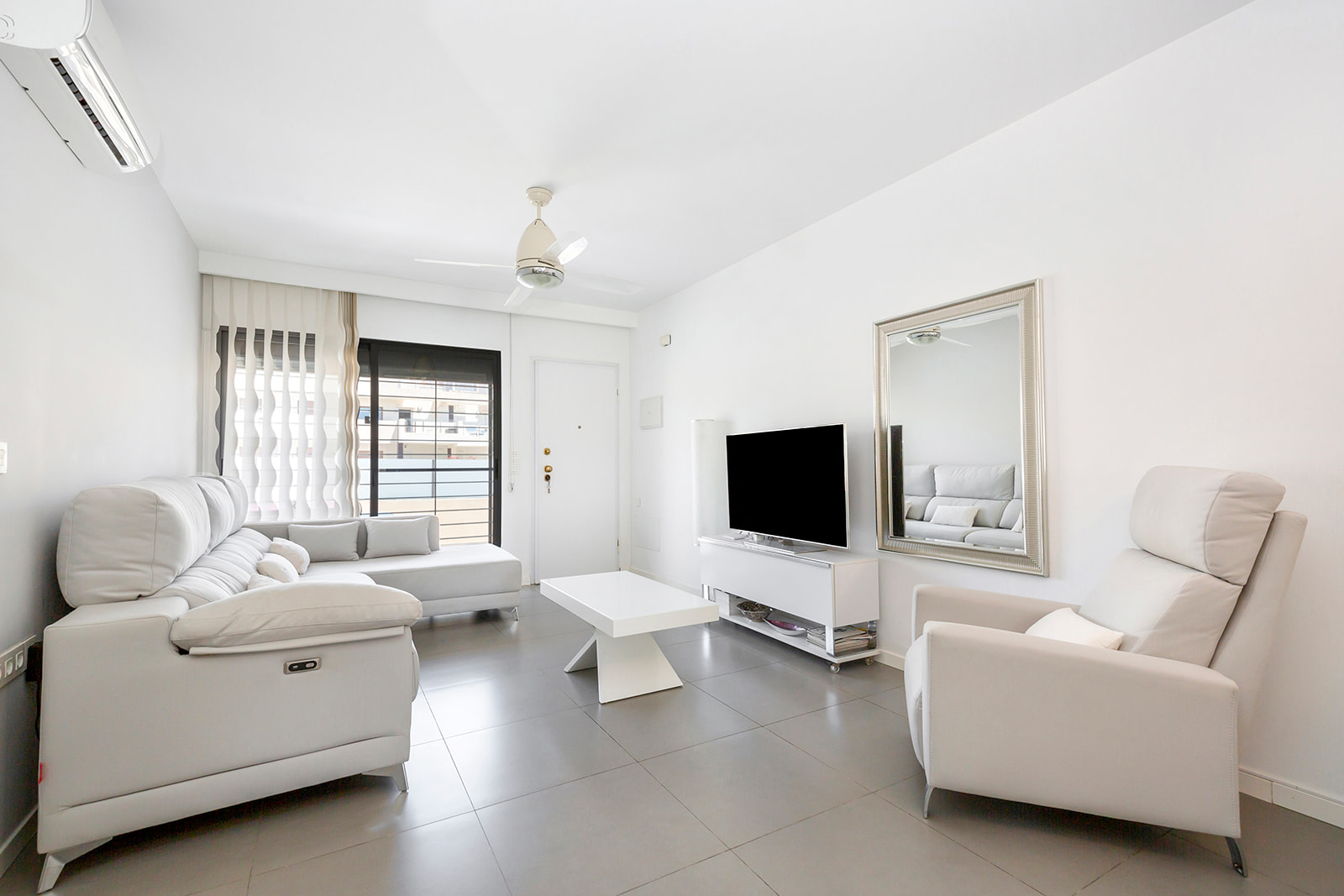 For Sale - 4 Bedroom 3 Bathroom Apartment in Pilar de la Horadada - Torre de la Horadada  - Alicante