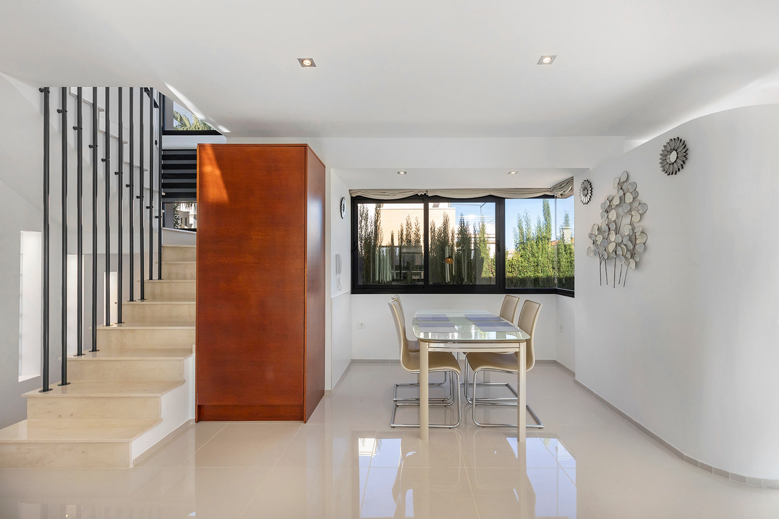 For Sale - 5 Bedroom 4 Bathroom Villa in Orihuela Costa - La Zenia  - Alicante