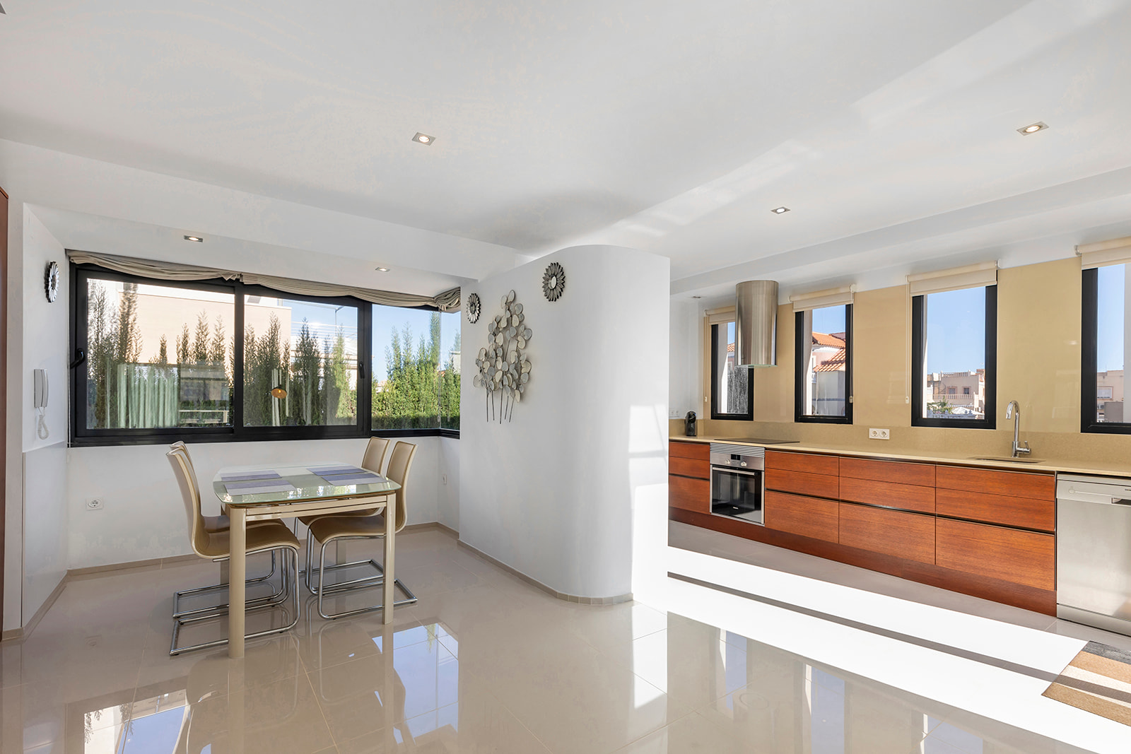 For Sale - 5 Bedroom 4 Bathroom Villa in Orihuela Costa - La Zenia  - Alicante