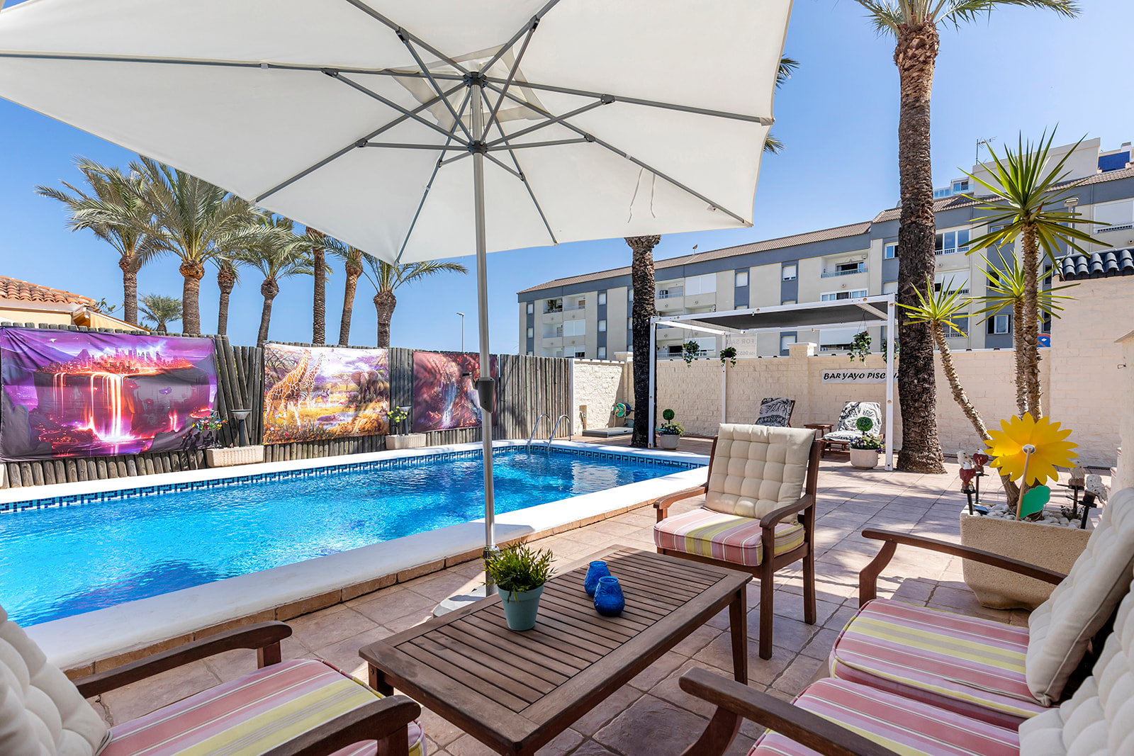 For Sale - 4 Bedroom 2 Bathroom Villa in Torrevieja - Rocio del Mar  - Alicante