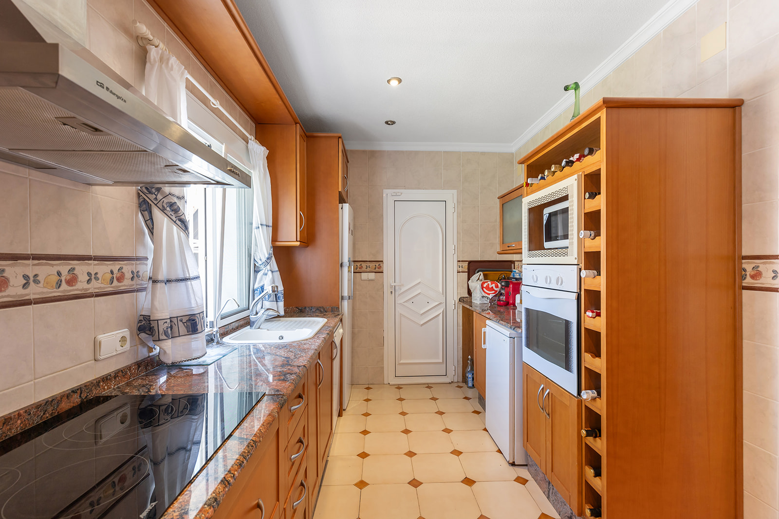 For Sale - 4 Bedroom 2 Bathroom Villa in Torrevieja - Rocio del Mar  - Alicante