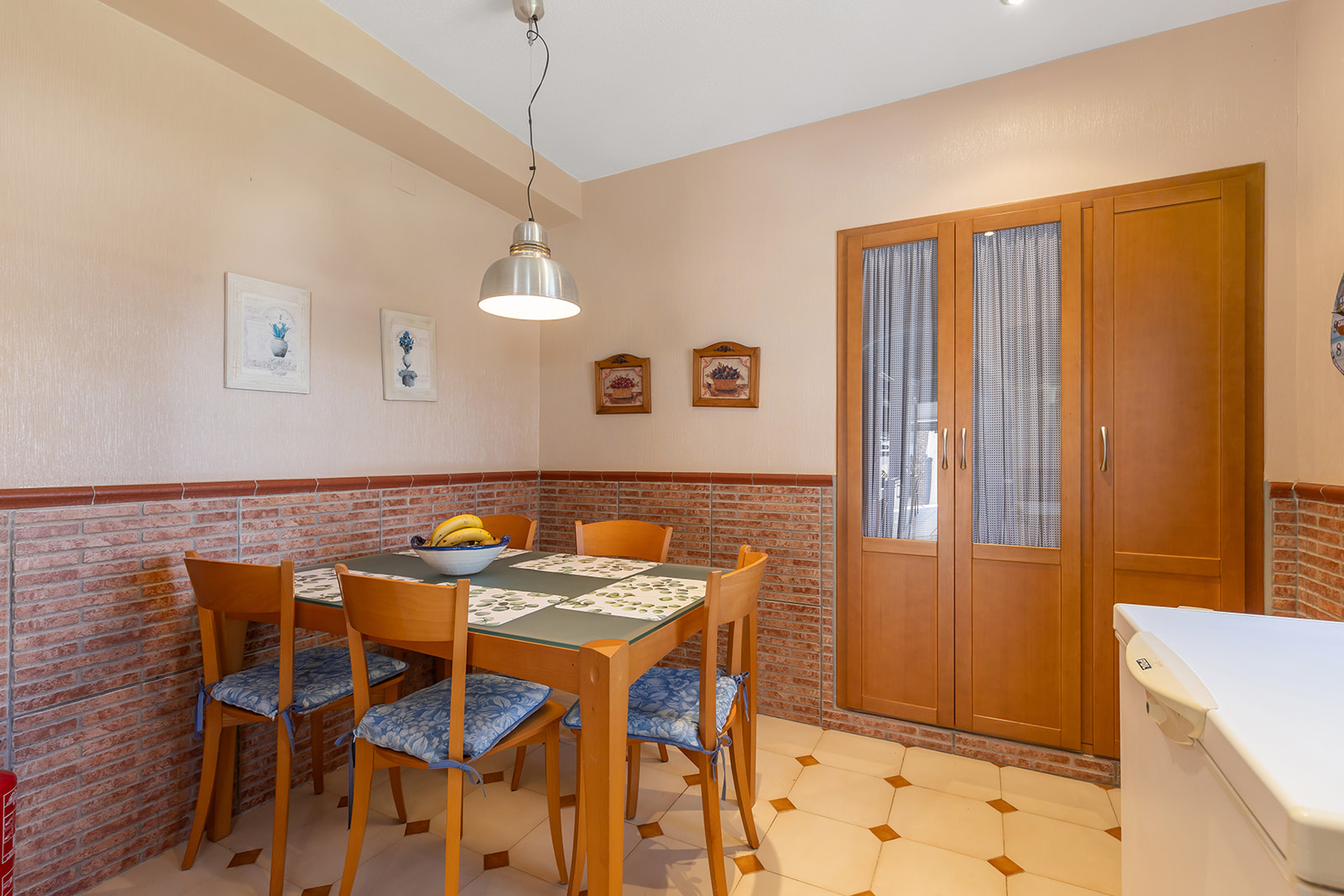 For Sale - 4 Bedroom 2 Bathroom Villa in Torrevieja - Rocio del Mar  - Alicante