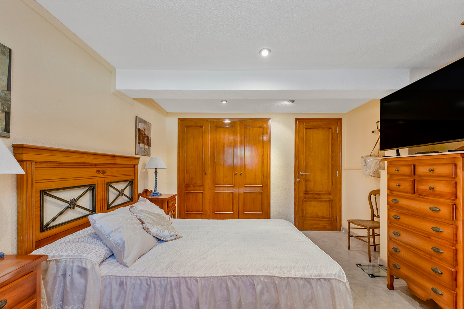 For Sale - 4 Bedroom 2 Bathroom Villa in Torrevieja - Rocio del Mar  - Alicante