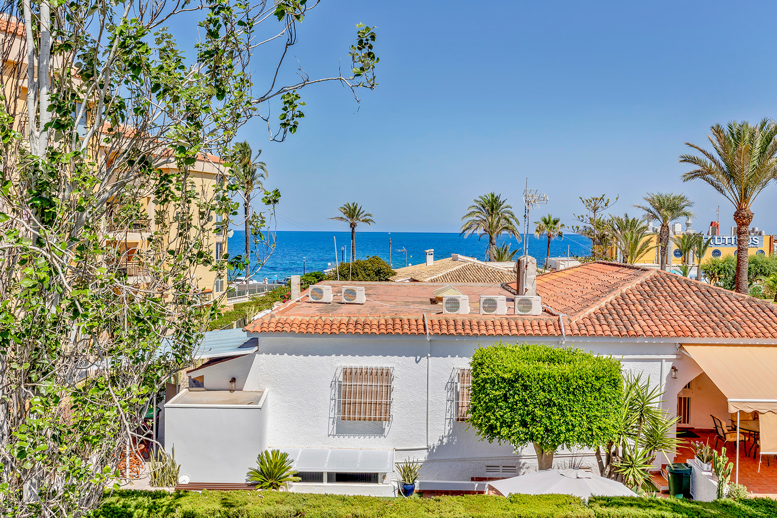 For Sale - 4 Bedroom 2 Bathroom Villa in Torrevieja - Rocio del Mar  - Alicante