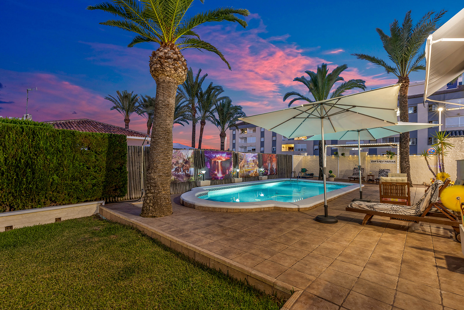 For Sale - 4 Bedroom 2 Bathroom Villa in Torrevieja - Rocio del Mar  - Alicante