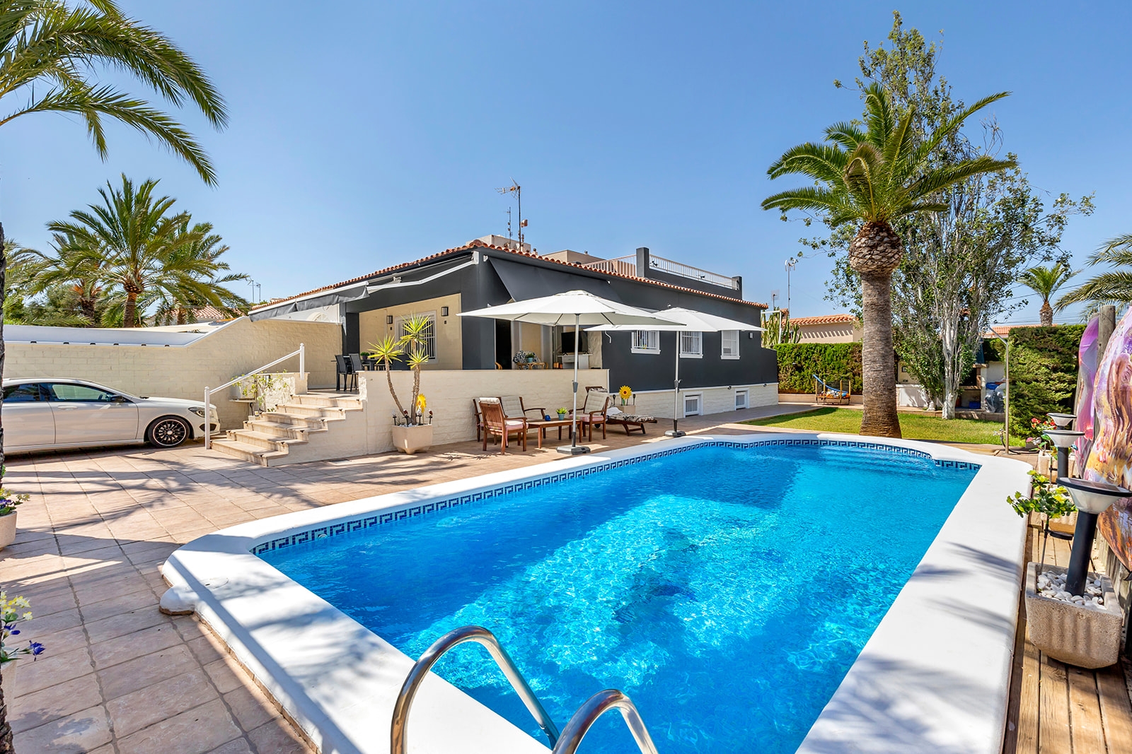4 Bedroom 2 Bathroom Villa in Torrevieja