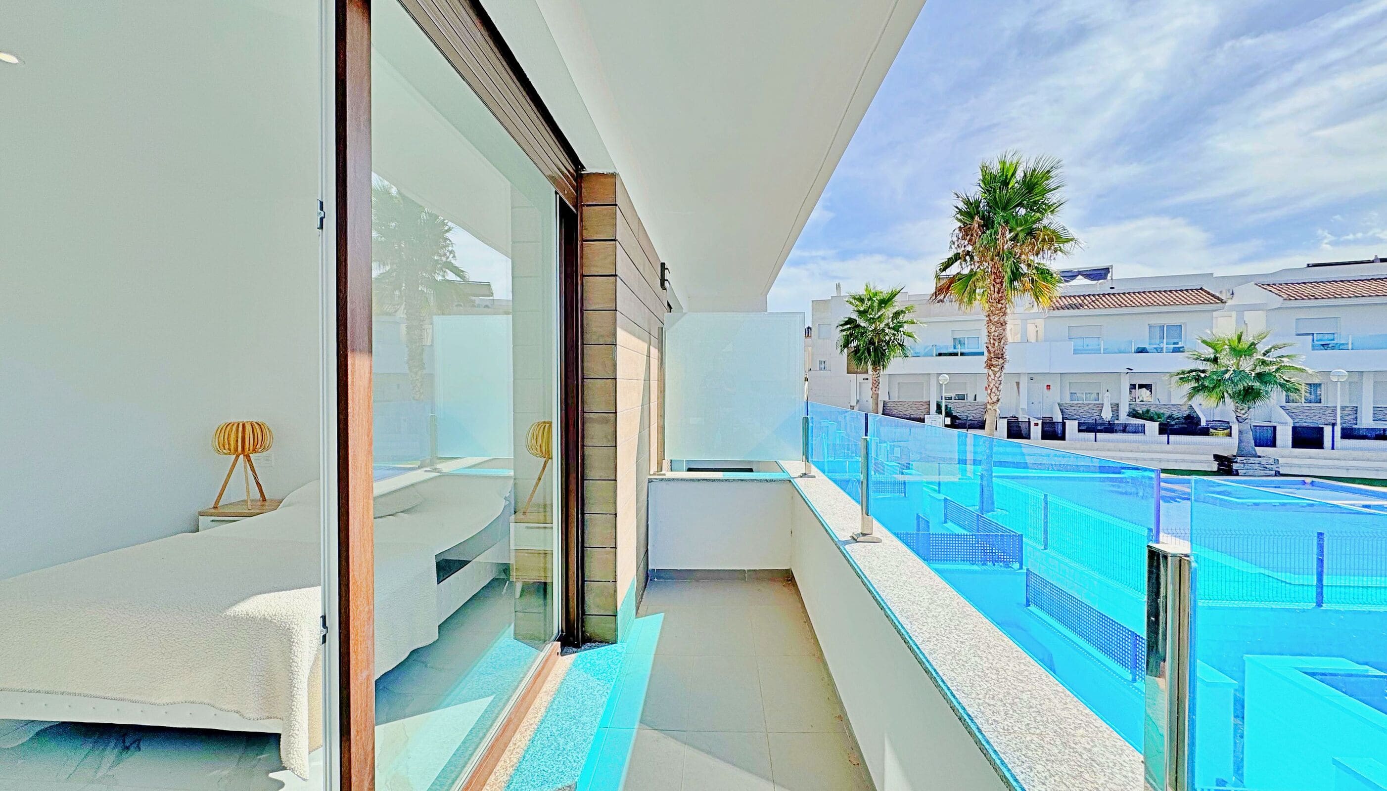 For Sale - 3 Bedroom 3 Bathroom Townhouse in Torrevieja - Los Balcones  - Alicante