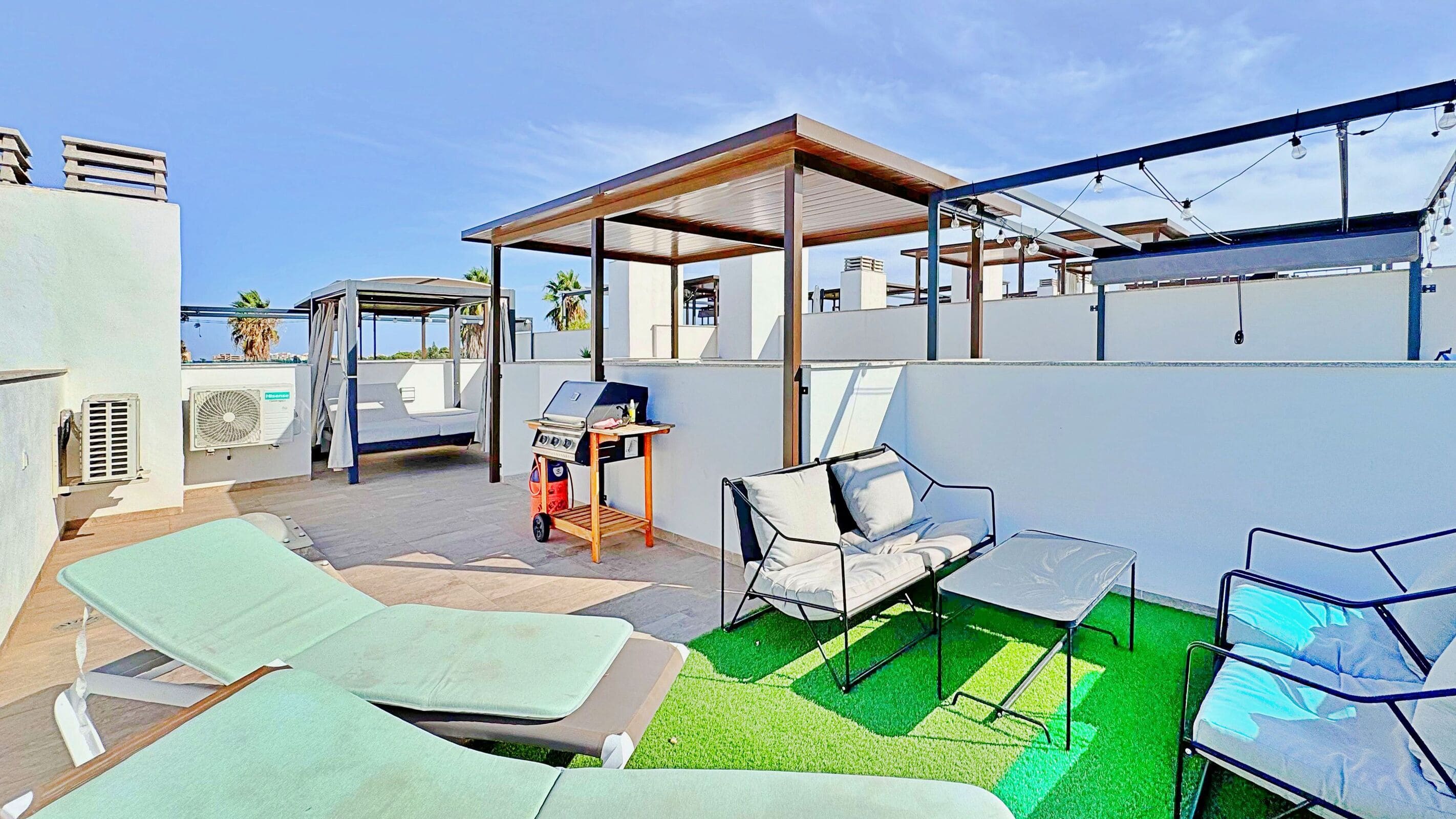 For Sale - 3 Bedroom 3 Bathroom Townhouse in Torrevieja - Los Balcones  - Alicante