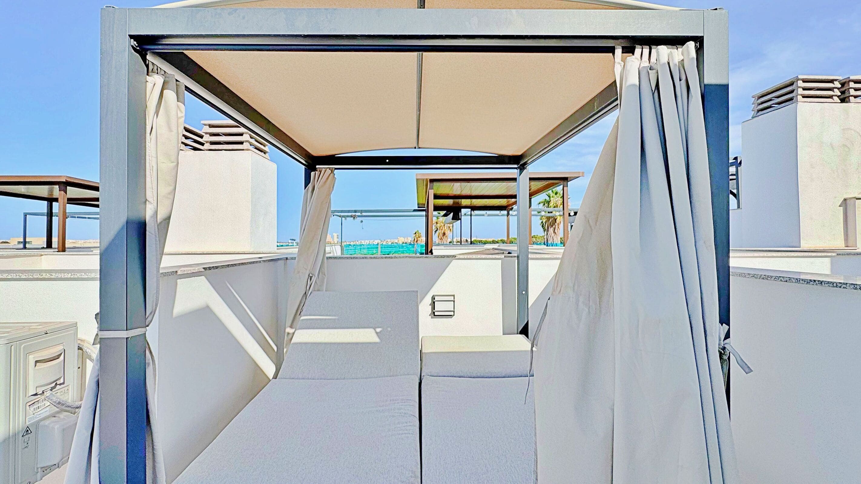 For Sale - 3 Bedroom 3 Bathroom Townhouse in Torrevieja - Los Balcones  - Alicante