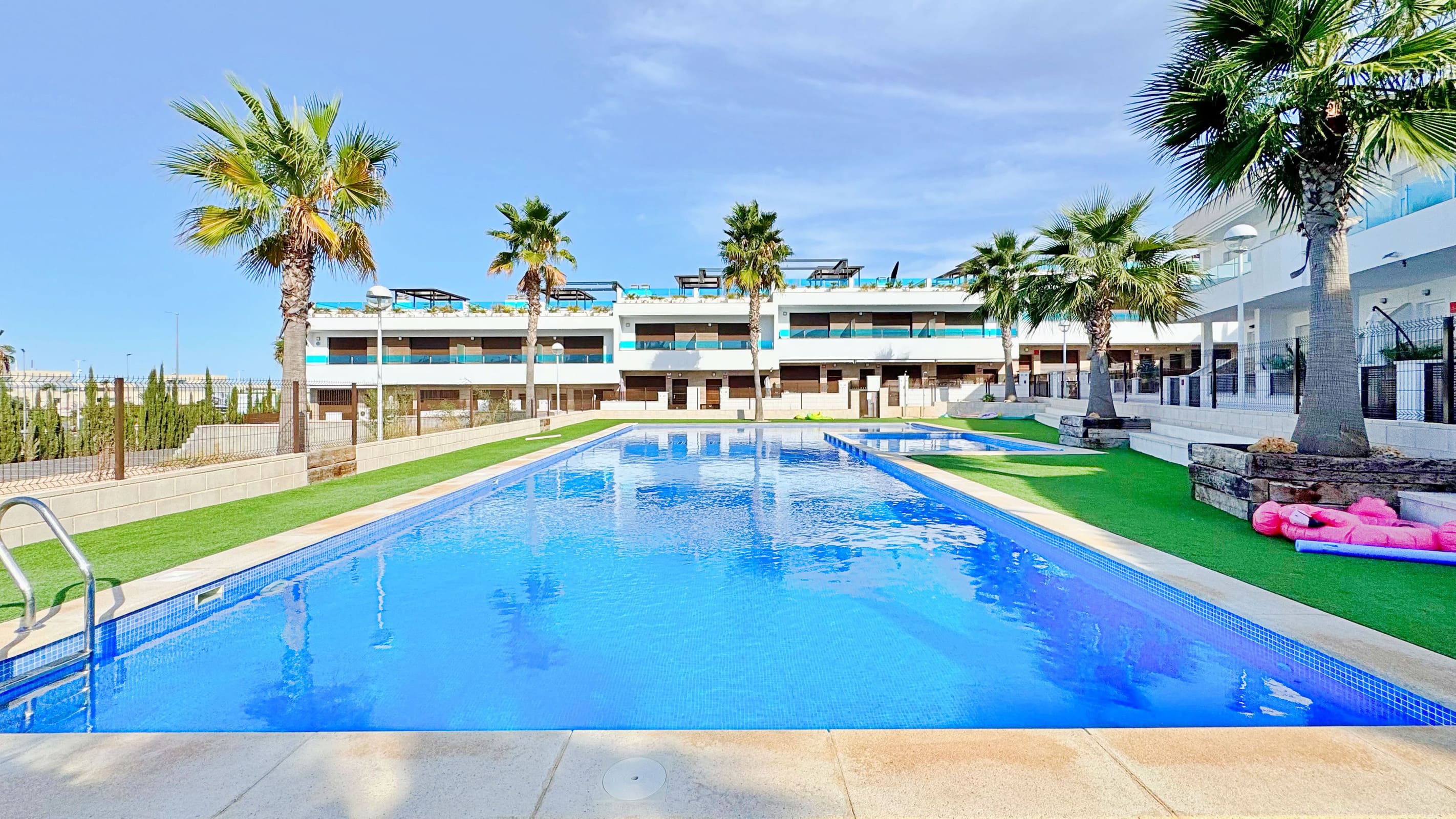 For Sale - 3 Bedroom 3 Bathroom Townhouse in Torrevieja - Los Balcones  - Alicante