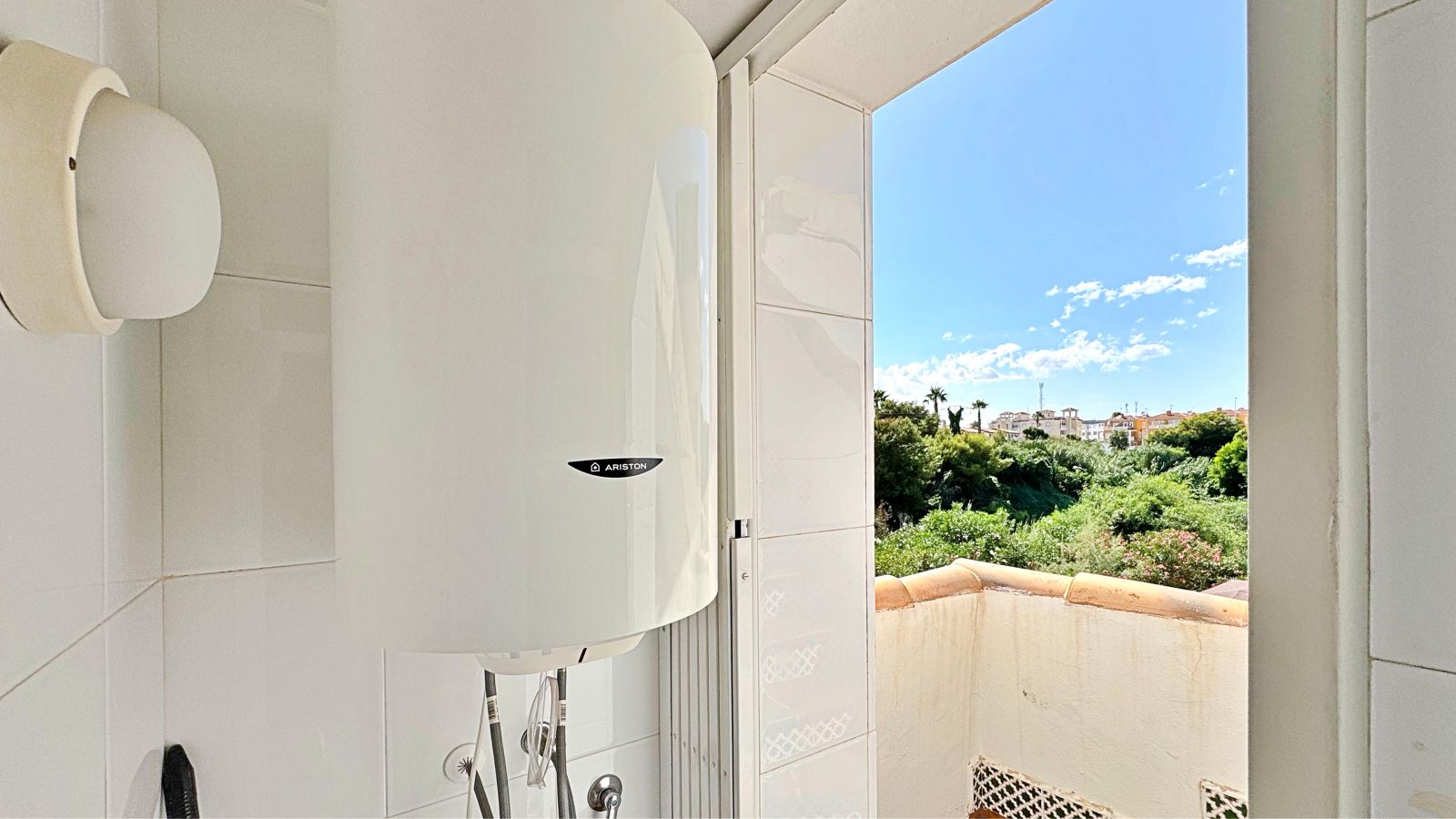 For Sale - 2 Bedroom 1 Bathroom Apartment in Orihuela Costa - La Zenia  - Alicante
