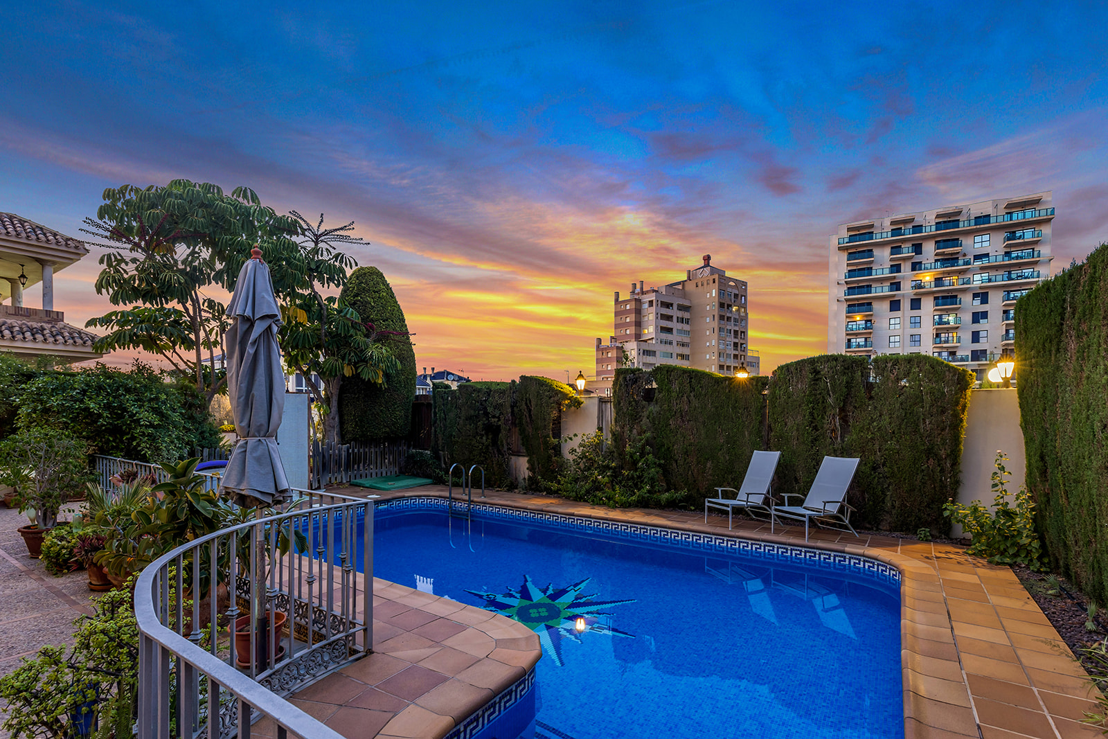 For Sale - 6 Bedroom 6 Bathroom Villa in Torrevieja - La Veleta  - Alicante