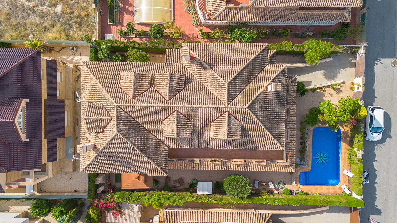 For Sale - 6 Bedroom 6 Bathroom Villa in Torrevieja - La Veleta  - Alicante