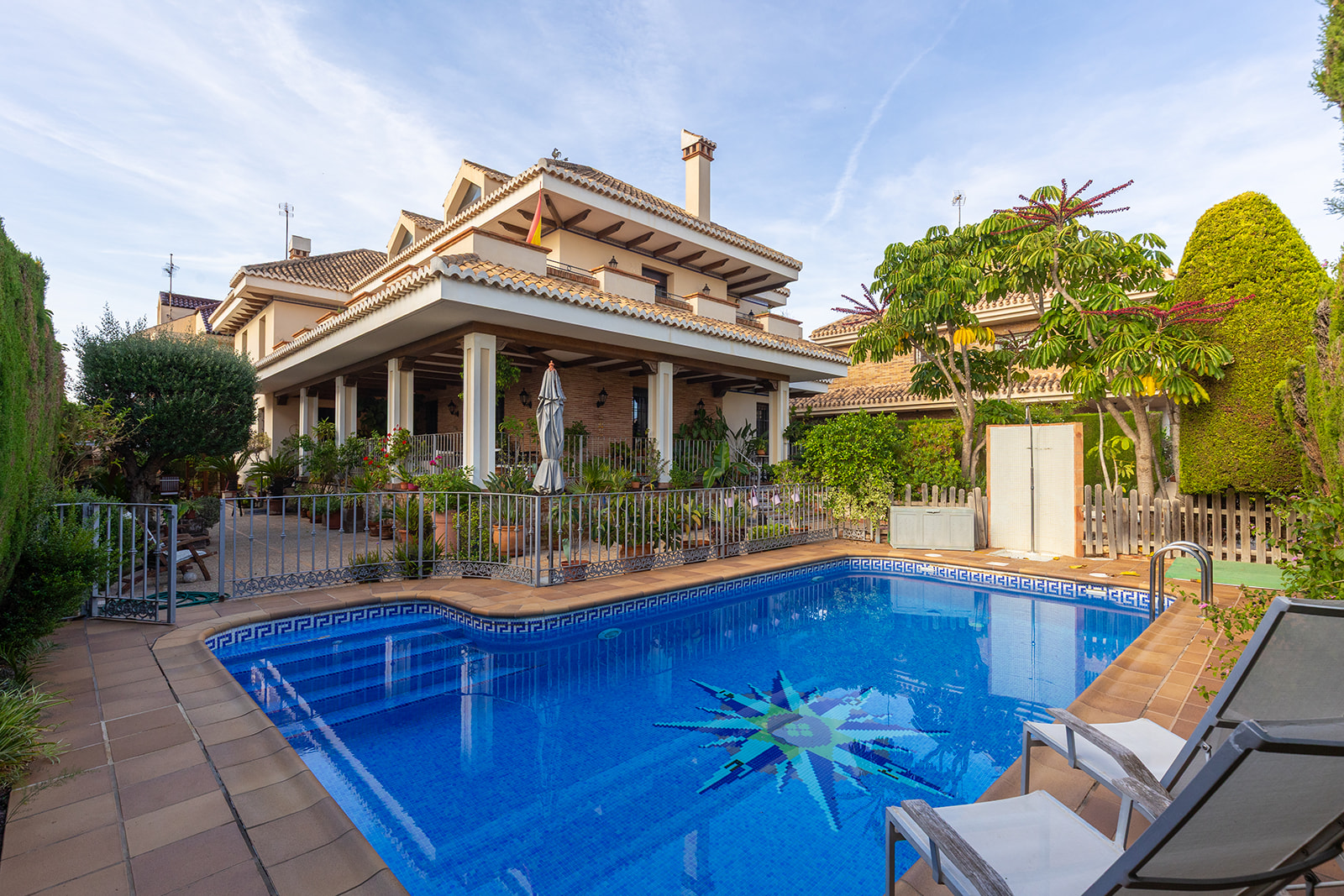 For Sale - 6 Bedroom 6 Bathroom Villa in Torrevieja - La Veleta  - Alicante