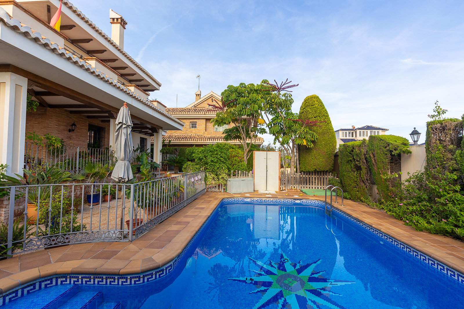 For Sale - 6 Bedroom 6 Bathroom Villa in Torrevieja - La Veleta  - Alicante