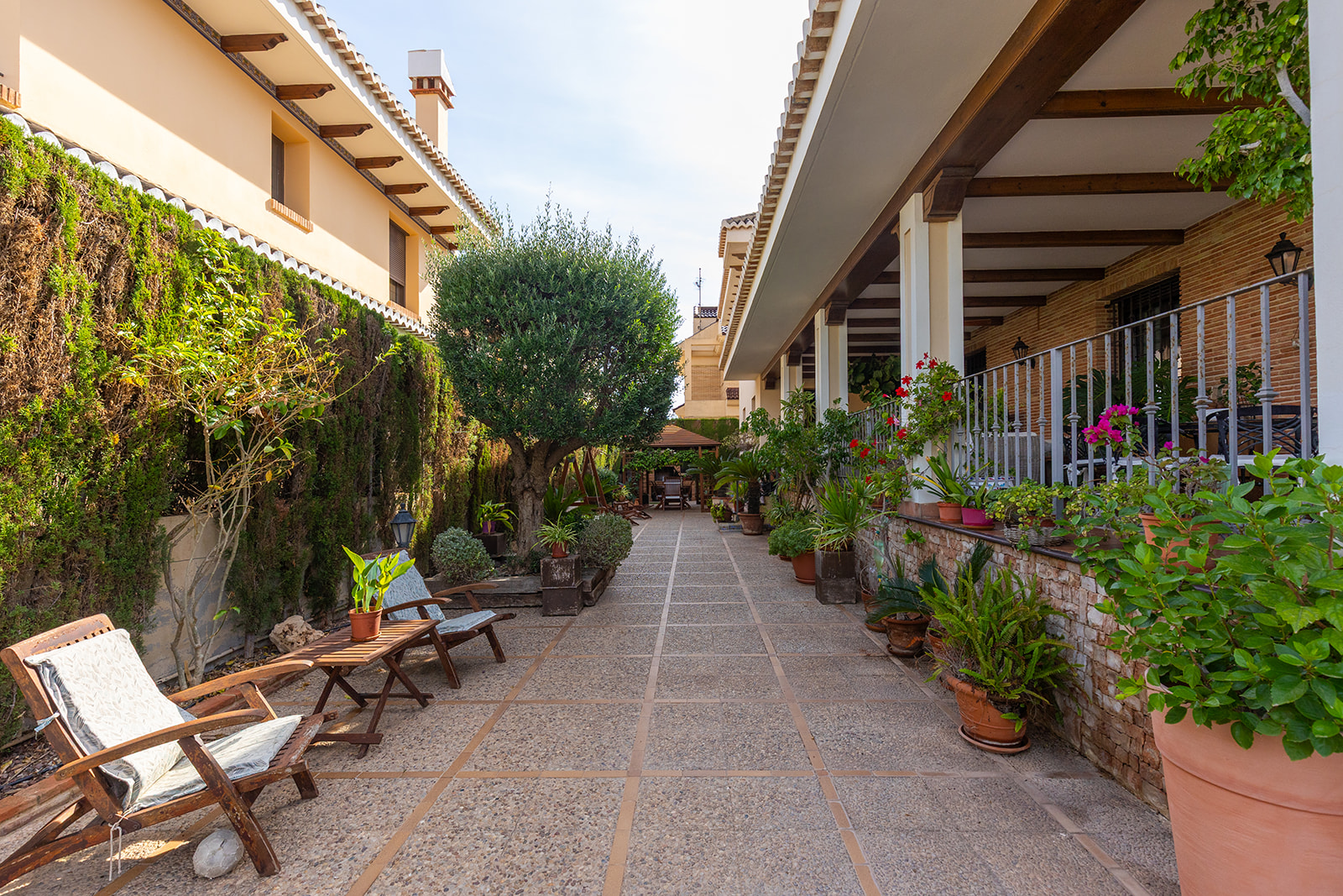 For Sale - 6 Bedroom 6 Bathroom Villa in Torrevieja - La Veleta  - Alicante