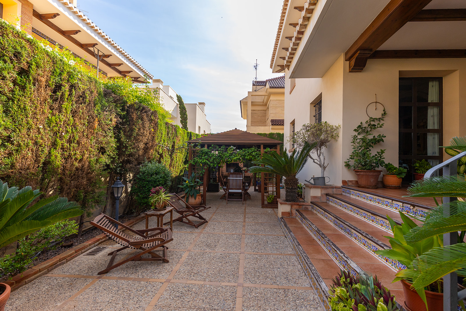 For Sale - 6 Bedroom 6 Bathroom Villa in Torrevieja - La Veleta  - Alicante