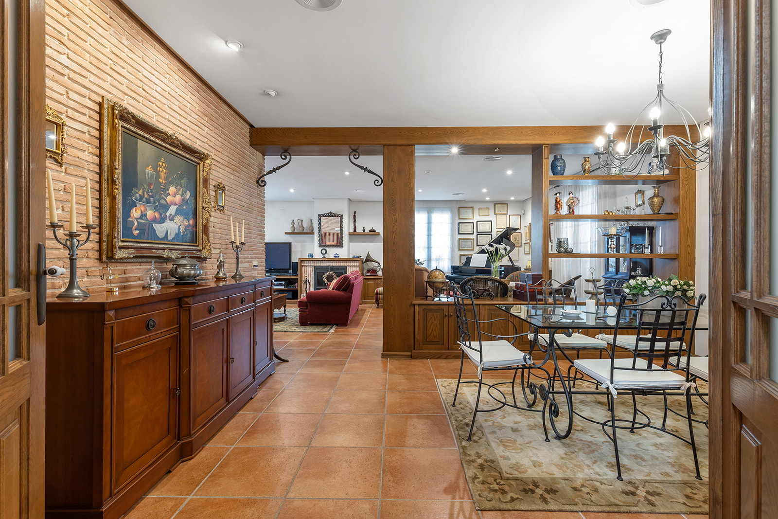 For Sale - 6 Bedroom 6 Bathroom Villa in Torrevieja - La Veleta  - Alicante