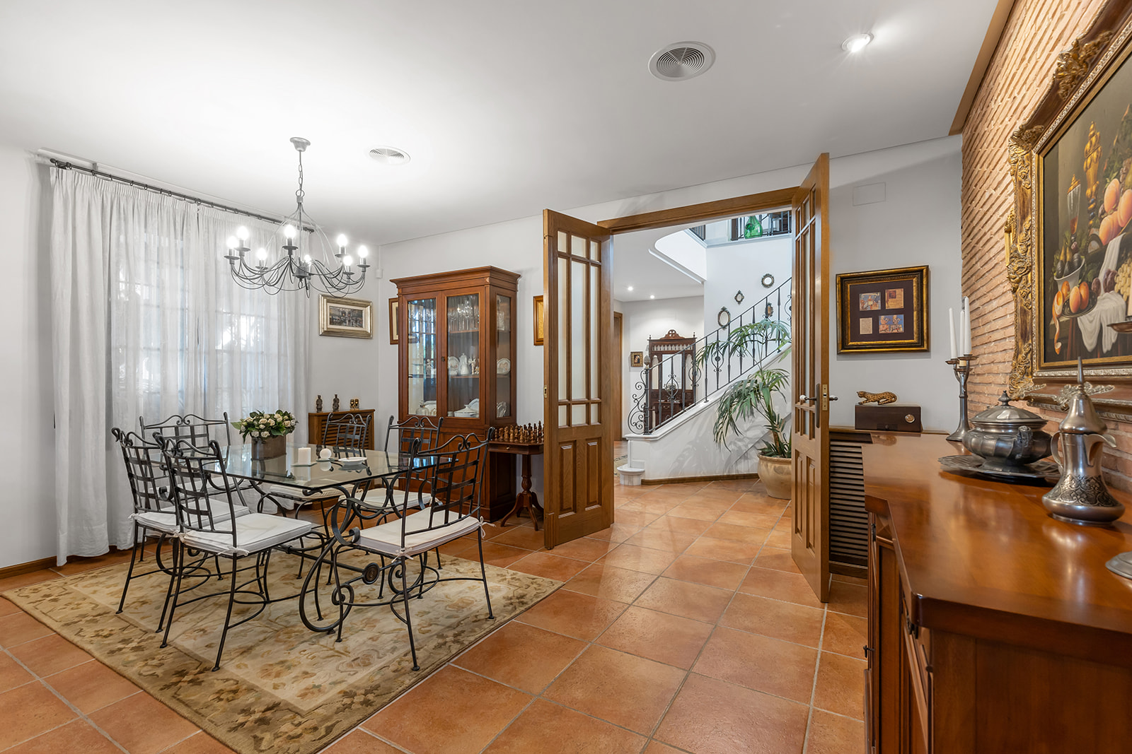 For Sale - 6 Bedroom 6 Bathroom Villa in Torrevieja - La Veleta  - Alicante