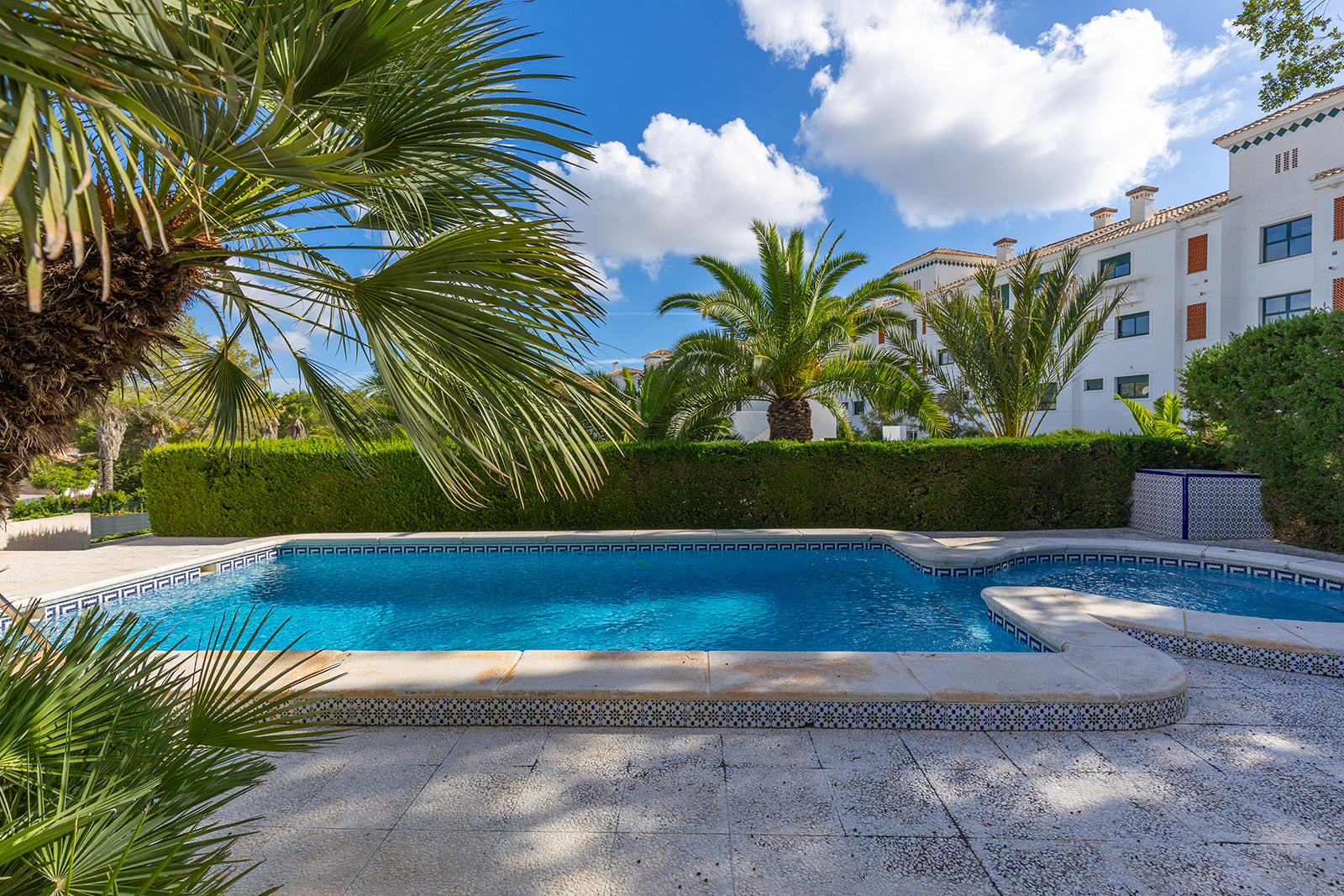 For Sale - 5 Bedroom 3 Bathroom Villa in Orihuela Costa - Las Filipinas  - Alicante