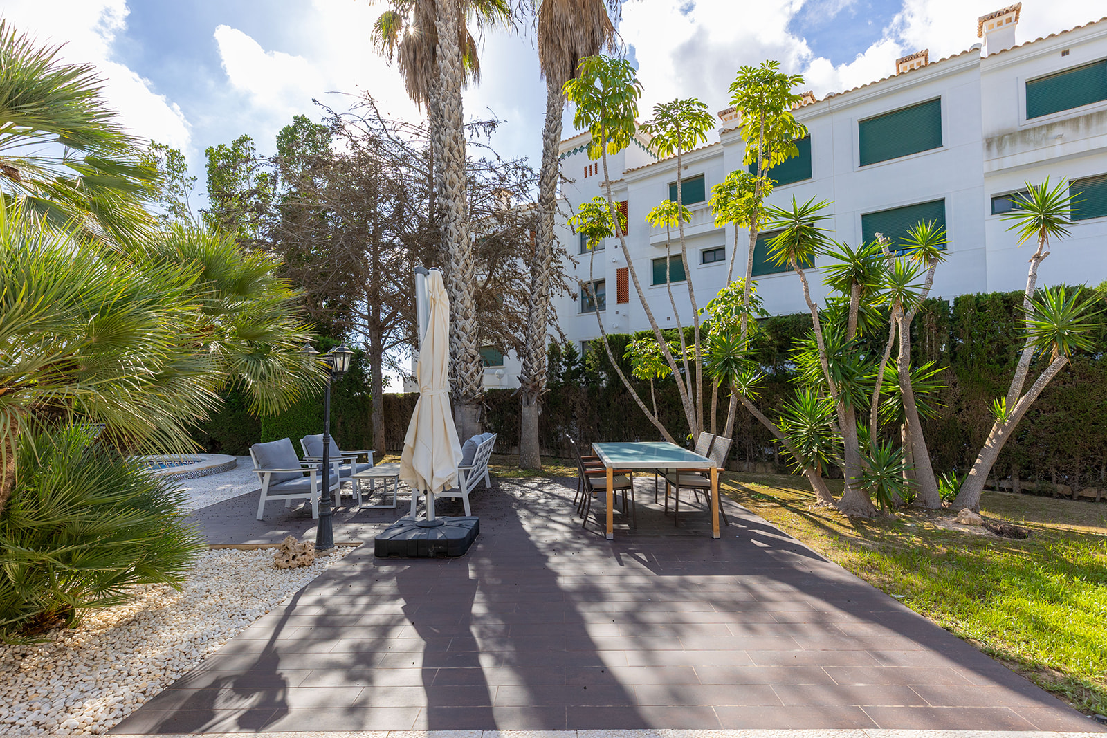 For Sale - 5 Bedroom 3 Bathroom Villa in Orihuela Costa - Las Filipinas  - Alicante