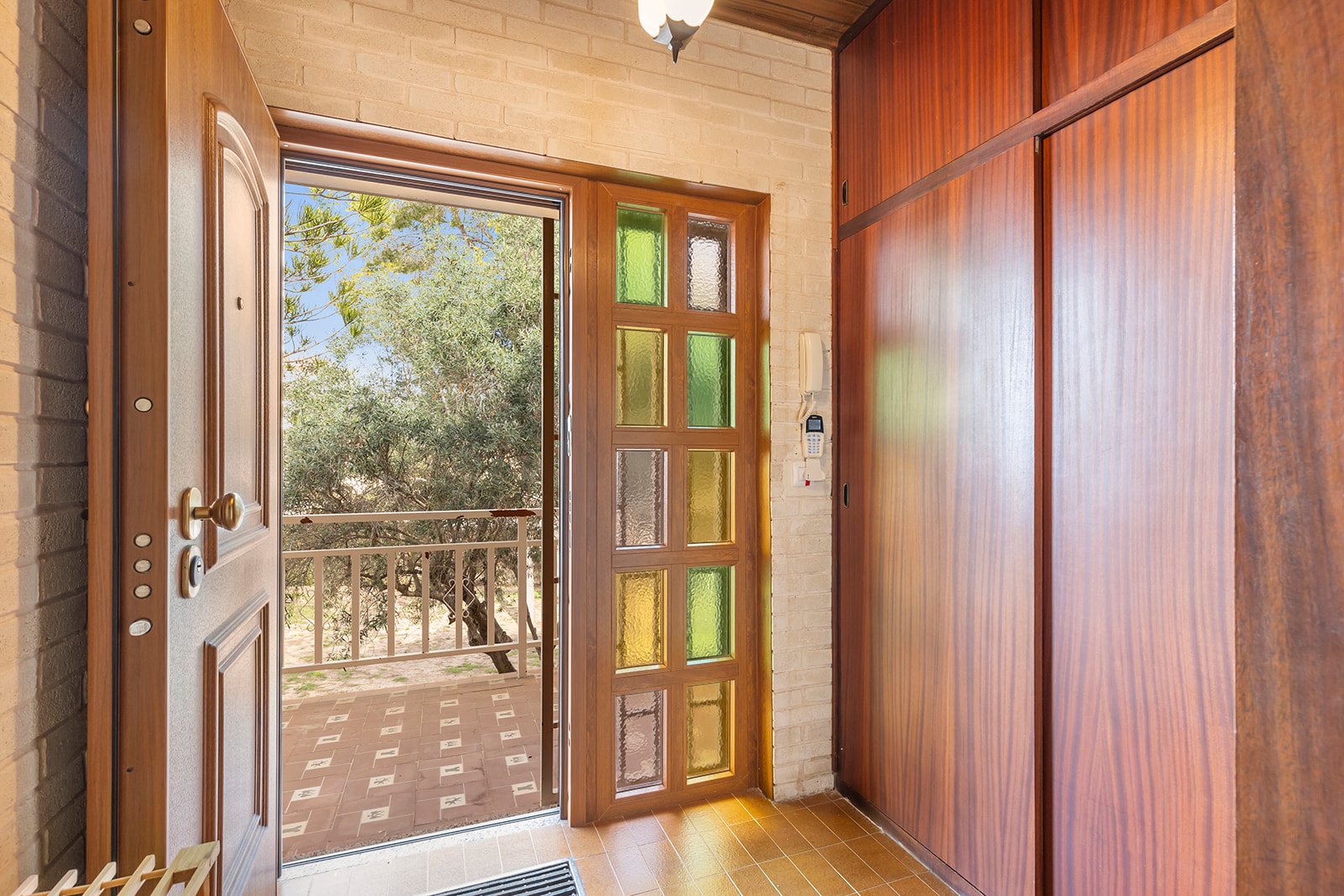 For Sale - 5 Bedroom 3 Bathroom Villa in Orihuela Costa - Las Filipinas  - Alicante