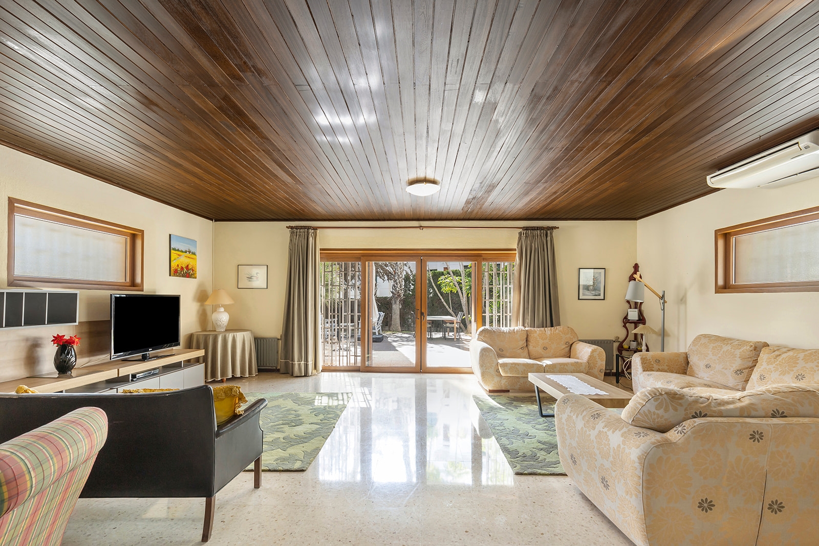 5 Bedroom 3 Bathroom Villa in Orihuela Costa