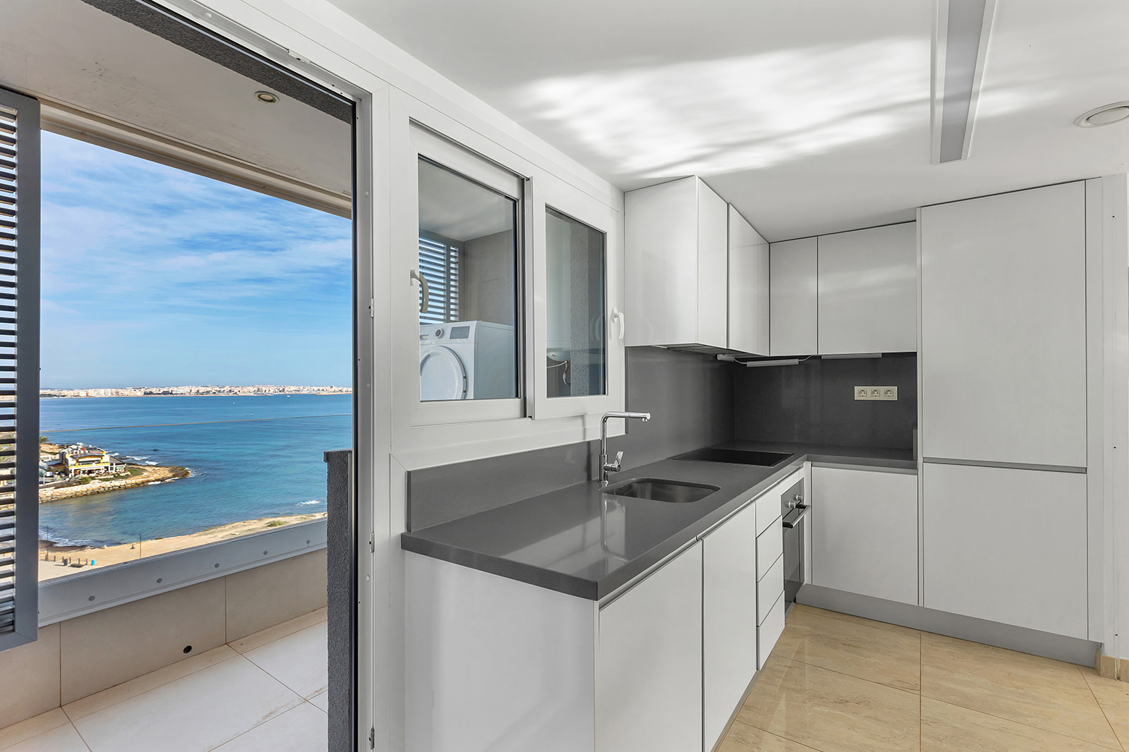For Sale - 3 Bedroom 2 Bathroom Penthouse in Torrevieja - Punta Prima  - Alicante
