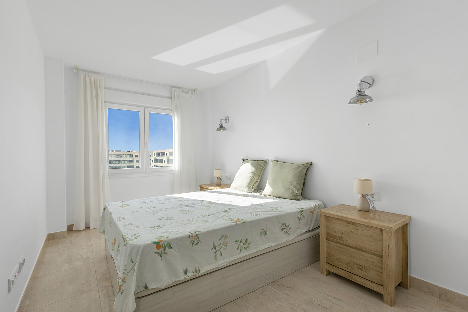 For Sale - 3 Bedroom 2 Bathroom Penthouse in Torrevieja - Punta Prima  - Alicante