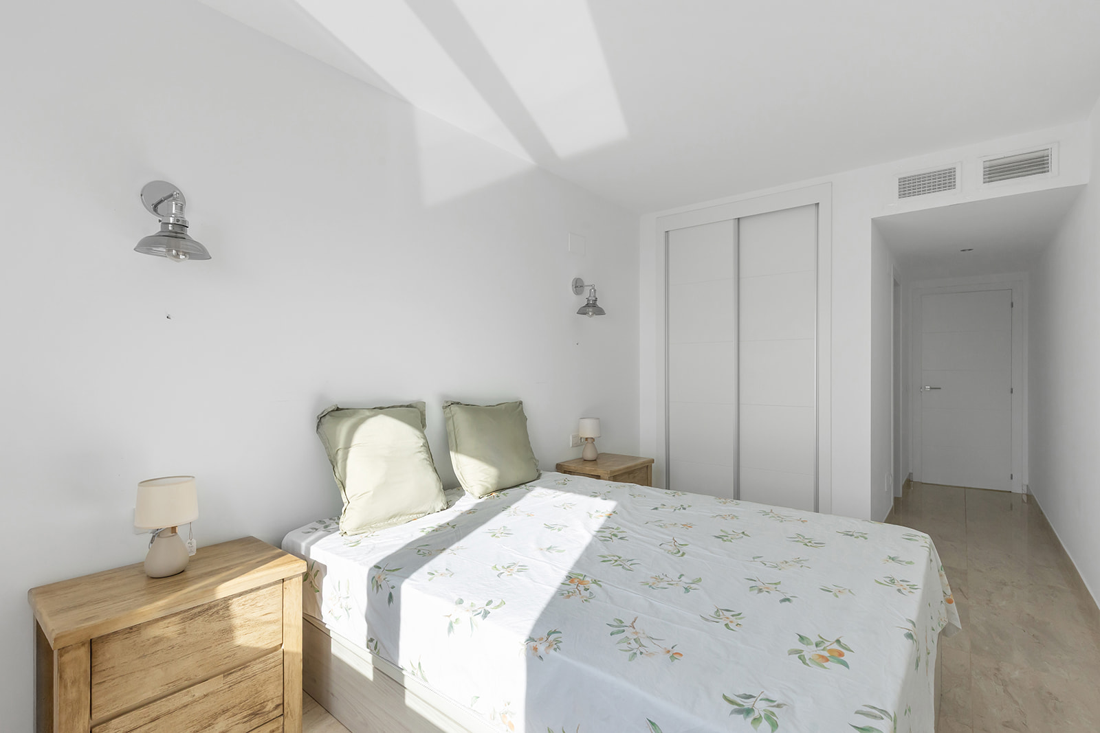 For Sale - 3 Bedroom 2 Bathroom Penthouse in Torrevieja - Punta Prima  - Alicante