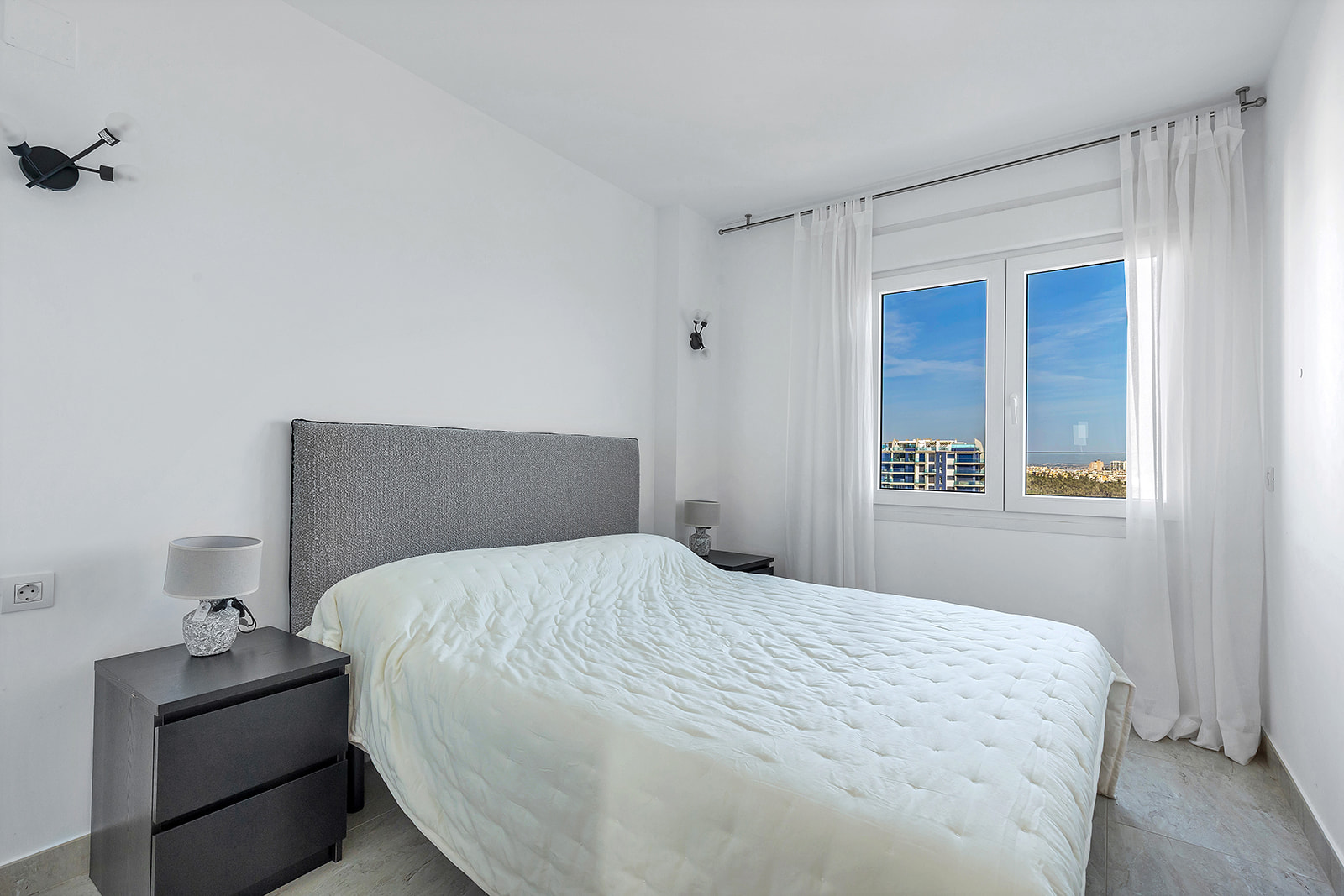 For Sale - 3 Bedroom 2 Bathroom Penthouse in Torrevieja - Punta Prima  - Alicante