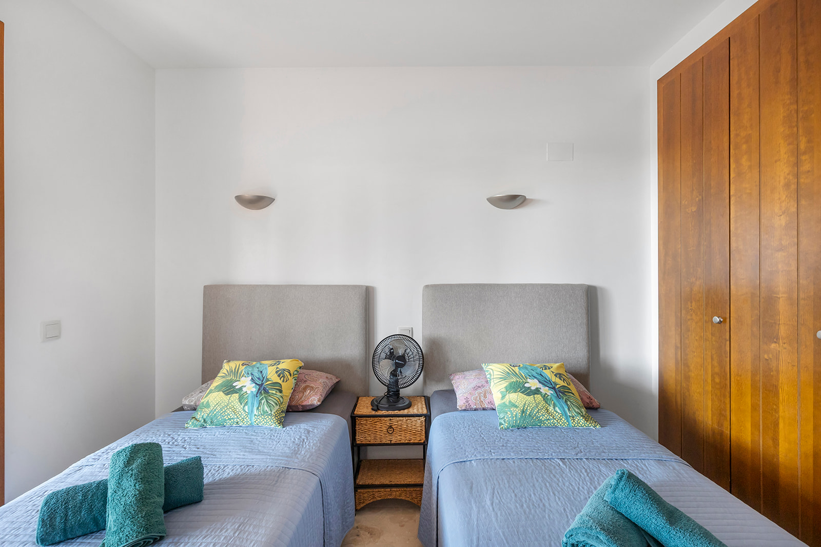 For Sale - 2 Bedroom 2 Bathroom Apartment in Torrevieja - Punta Prima  - Alicante