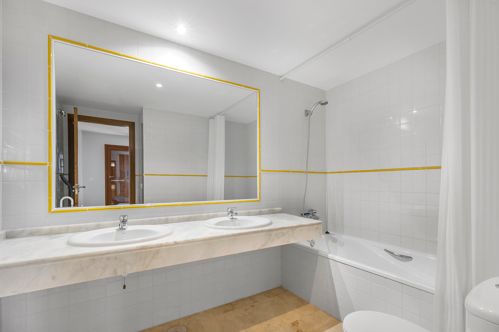 For Sale - 2 Bedroom 2 Bathroom Apartment in Torrevieja - Punta Prima  - Alicante