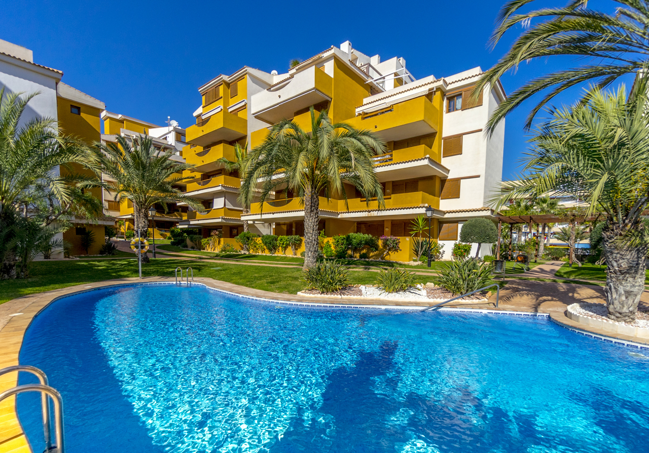 For Sale - 2 Bedroom 2 Bathroom Apartment in Torrevieja - Punta Prima  - Alicante