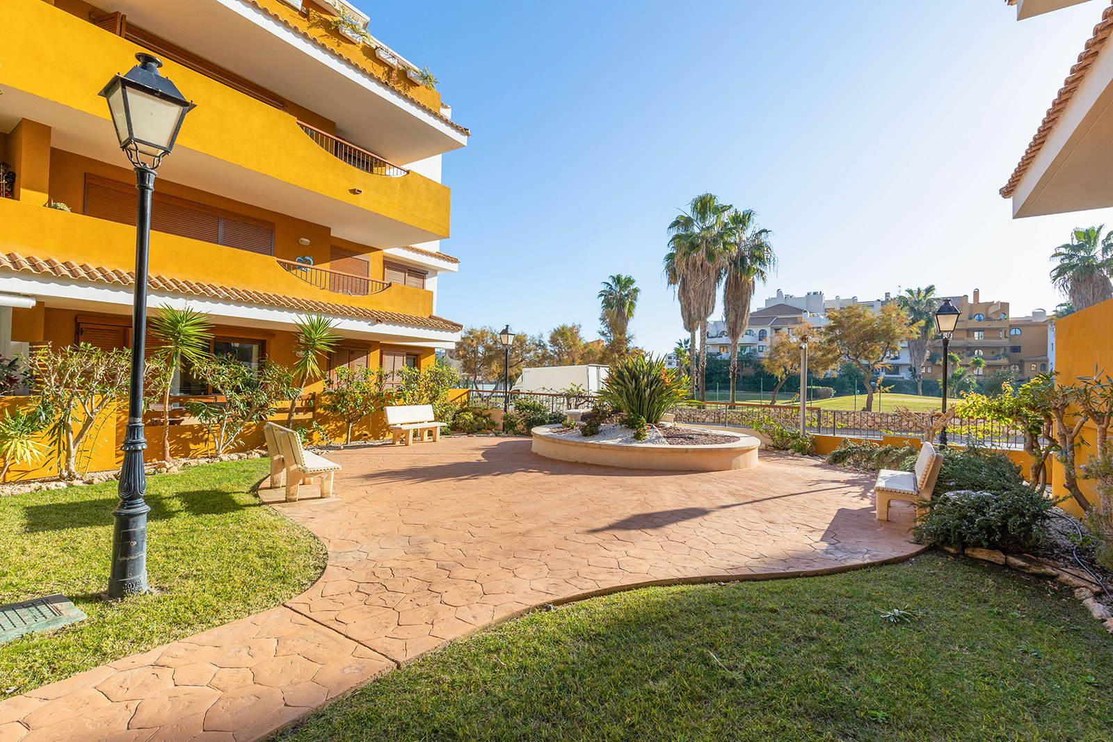For Sale - 2 Bedroom 2 Bathroom Apartment in Torrevieja - Punta Prima  - Alicante