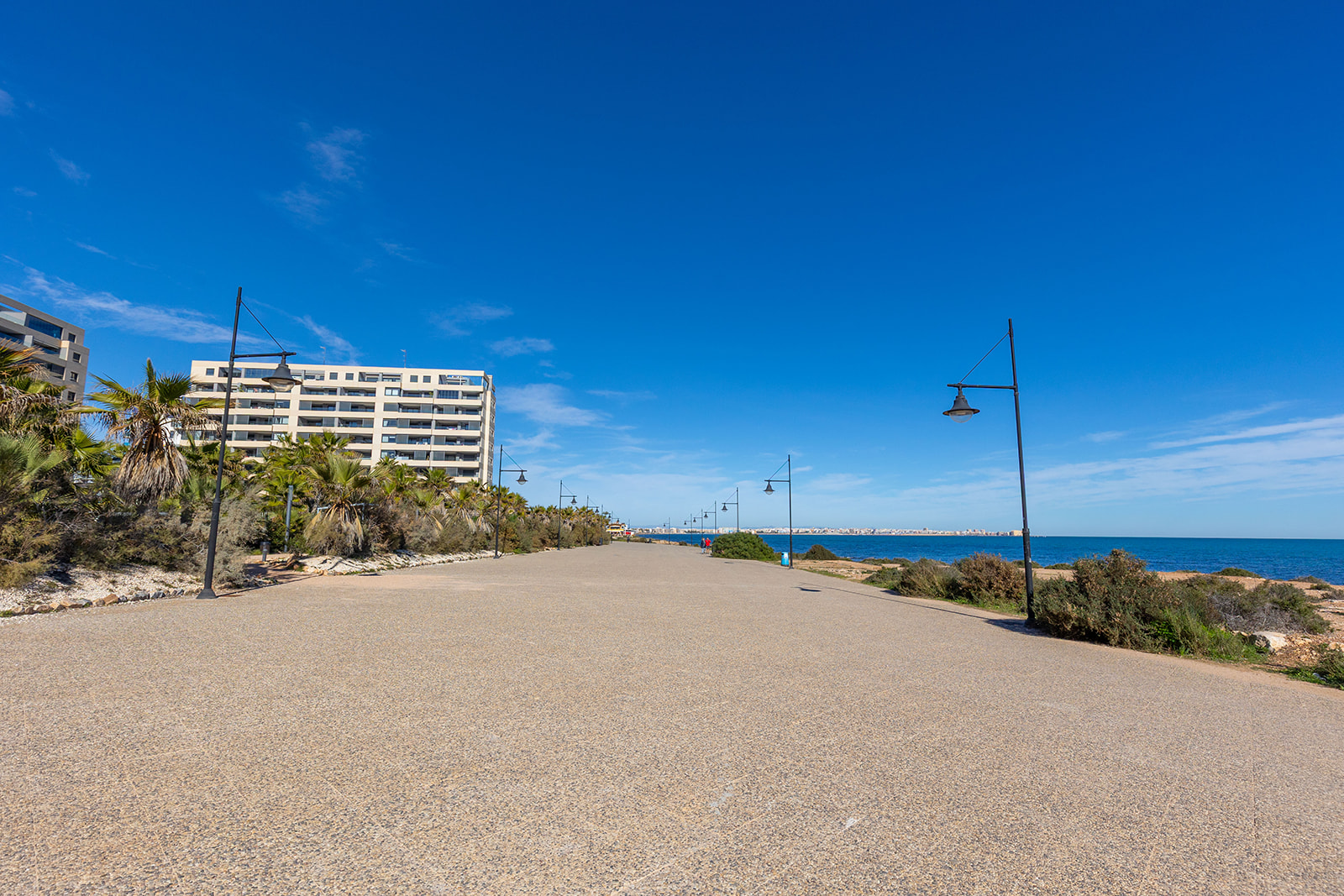 For Sale - 2 Bedroom 2 Bathroom Apartment in Torrevieja - Punta Prima  - Alicante