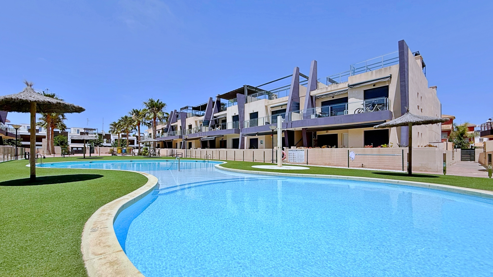 For Sale - 3 Bedroom 2 Bathroom Penthouse in Pilar de la Horadada - Torre de la Horadada  - Alicante