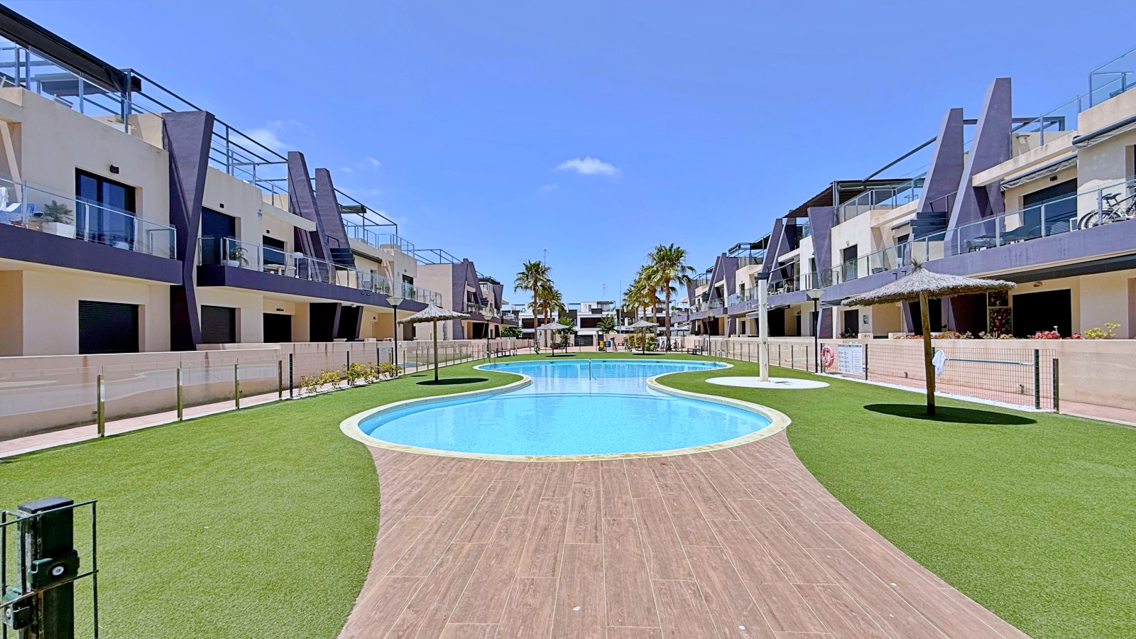 For Sale - 3 Bedroom 2 Bathroom Penthouse in Pilar de la Horadada - Torre de la Horadada  - Alicante