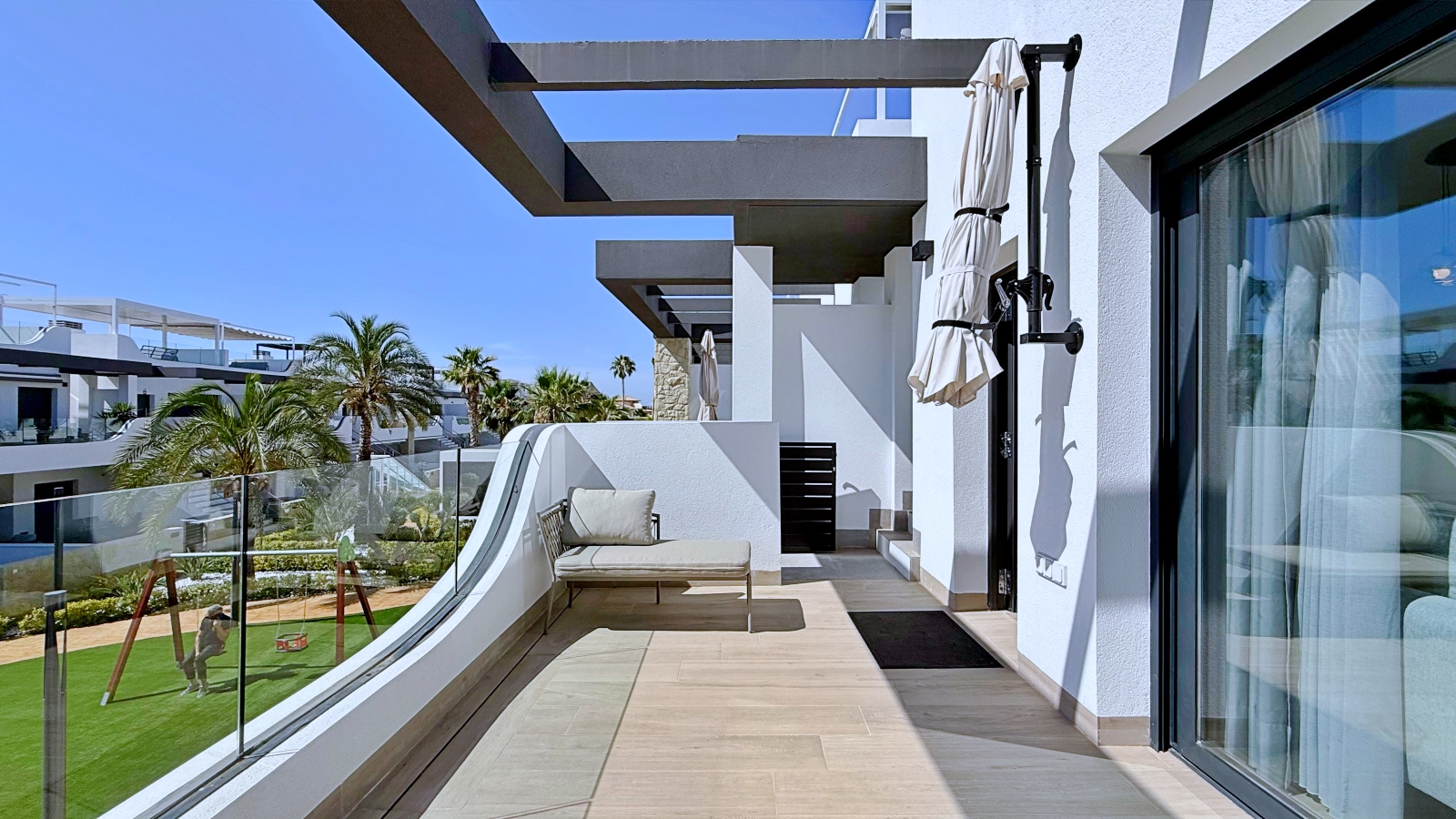 For Sale - 2 Bedroom 2 Bathroom Penthouse in Orihuela Costa - Punta Prima  - Alicante